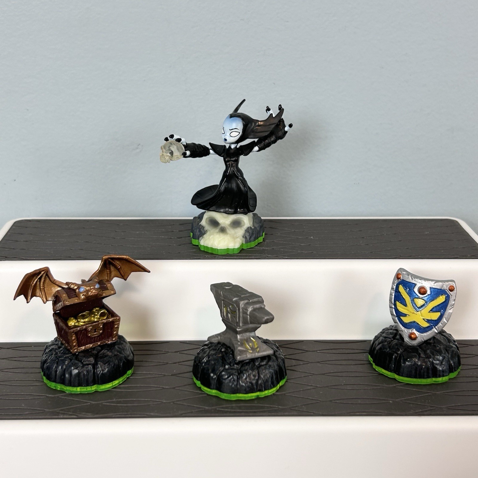 Skylanders Spyros Adventure & Super Chargers Mixed Lot Of 24 Figures