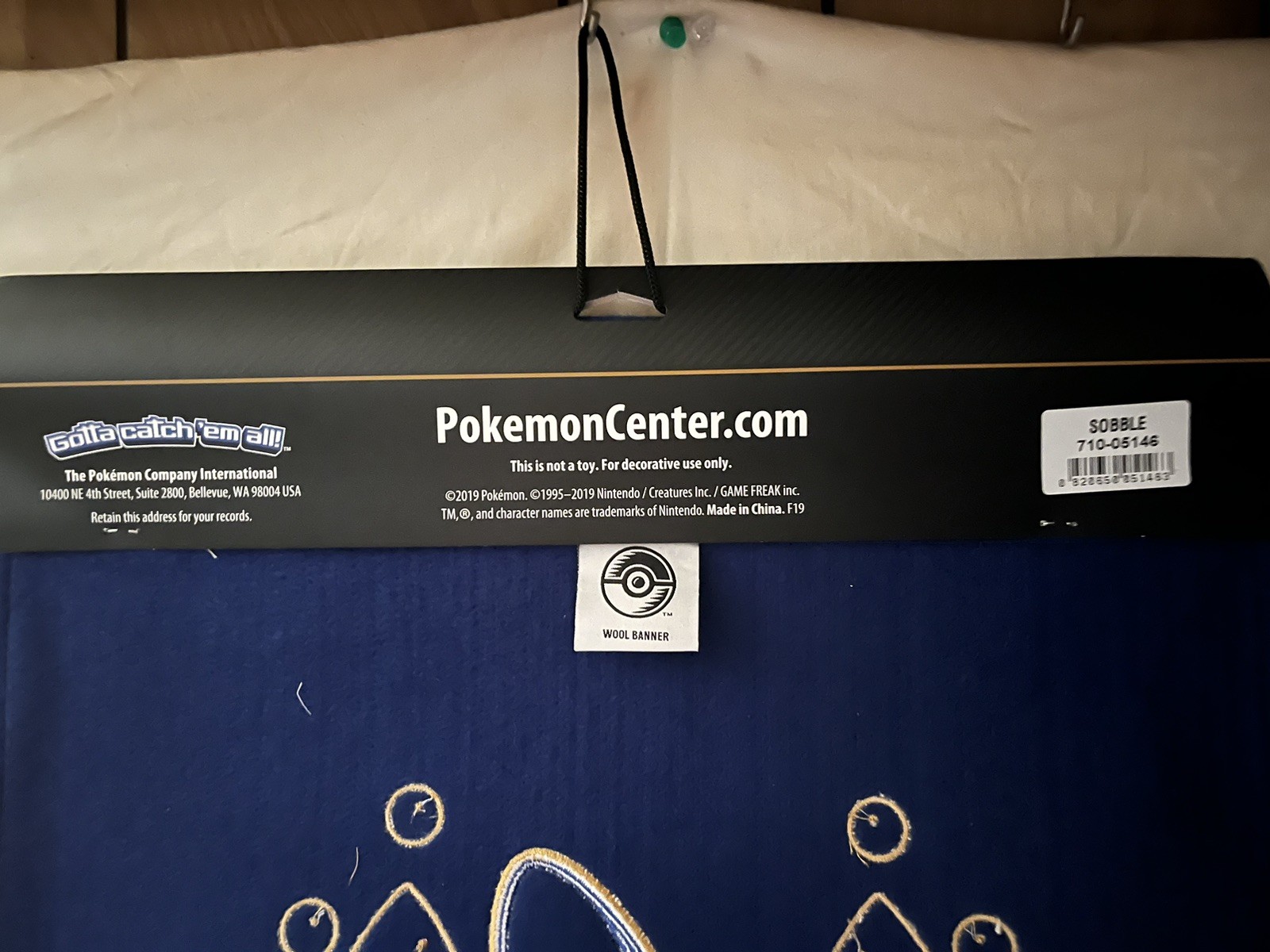 SOBBLE Galar First Partner 27.5” Blue Felt Wool Banner The Pokemon Company-NEW
