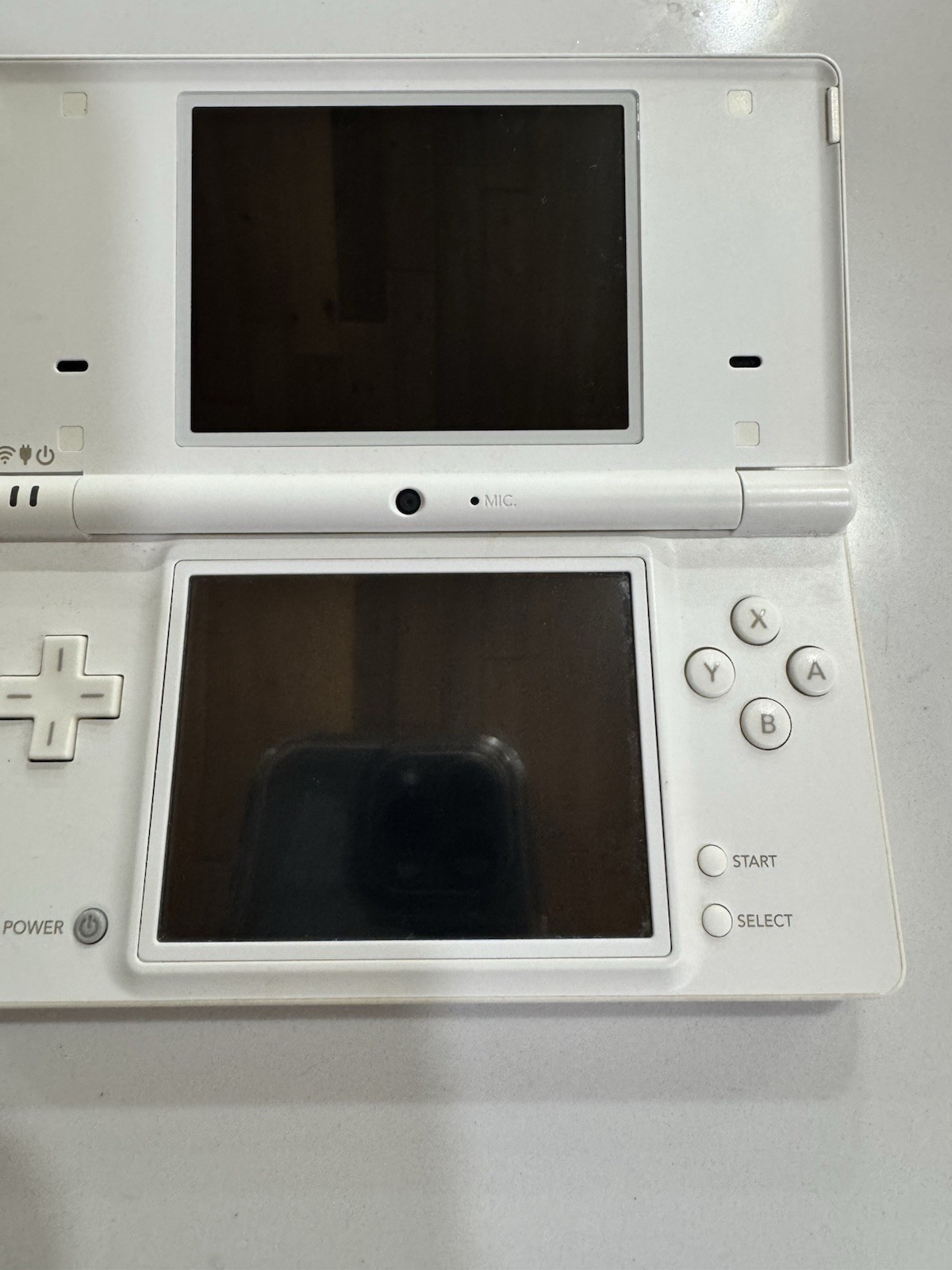 Nintendo DSi Handheld Game Console with Stylus. TESTED/WORKING