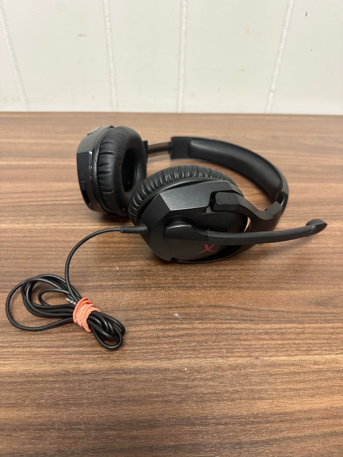 Hyper Cloud X Stinger Over The Ear 3.5MM Wired Headset Black And Red With 9E