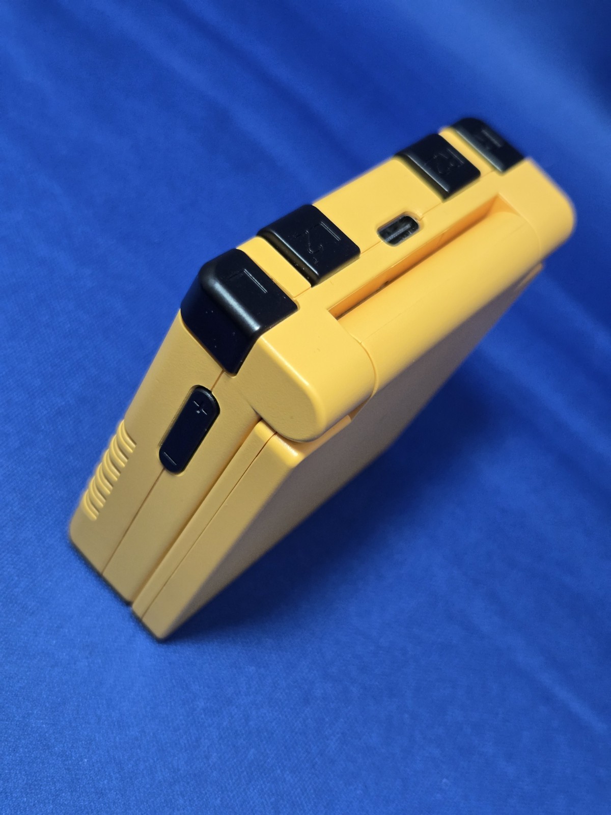 Miyoo Mini Flip | Yellow | 64GB MicroSD Card | AlliumOS | Ready To Play!