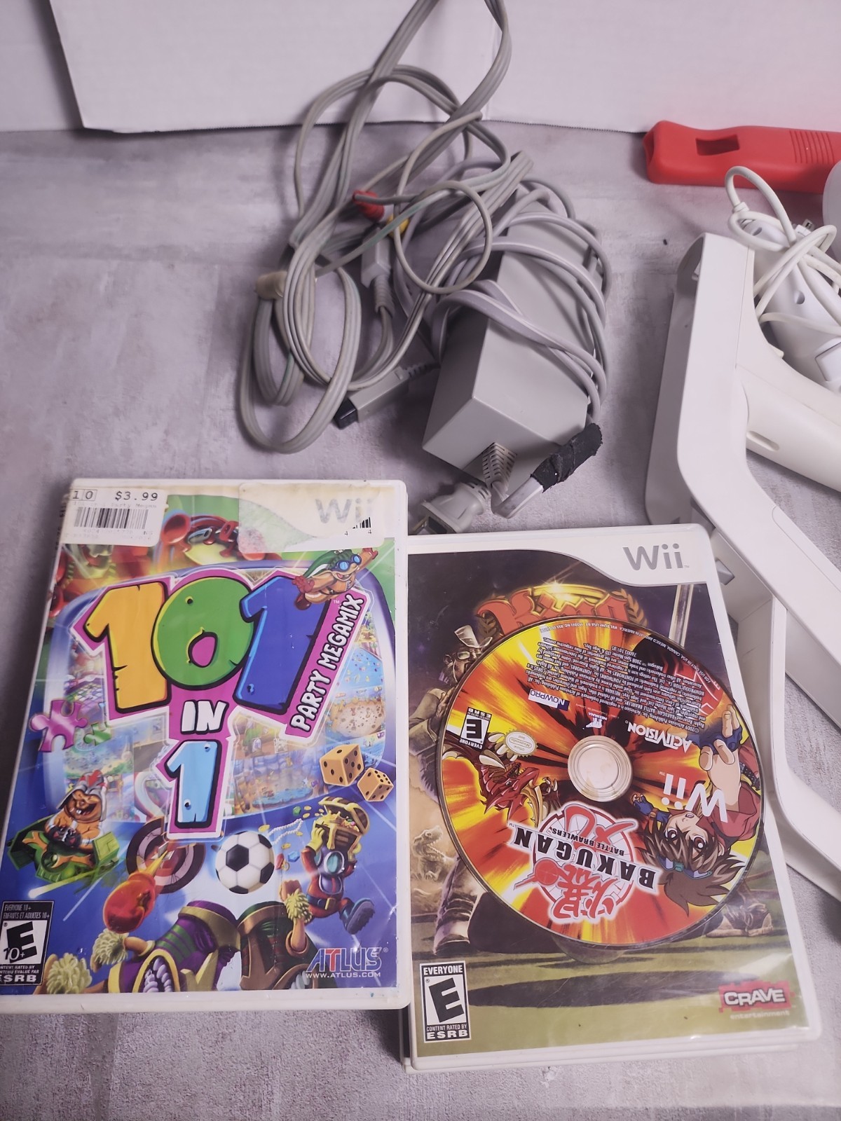 Nintendo Wii Console With Accessories And Games Lot RVL-001 2006