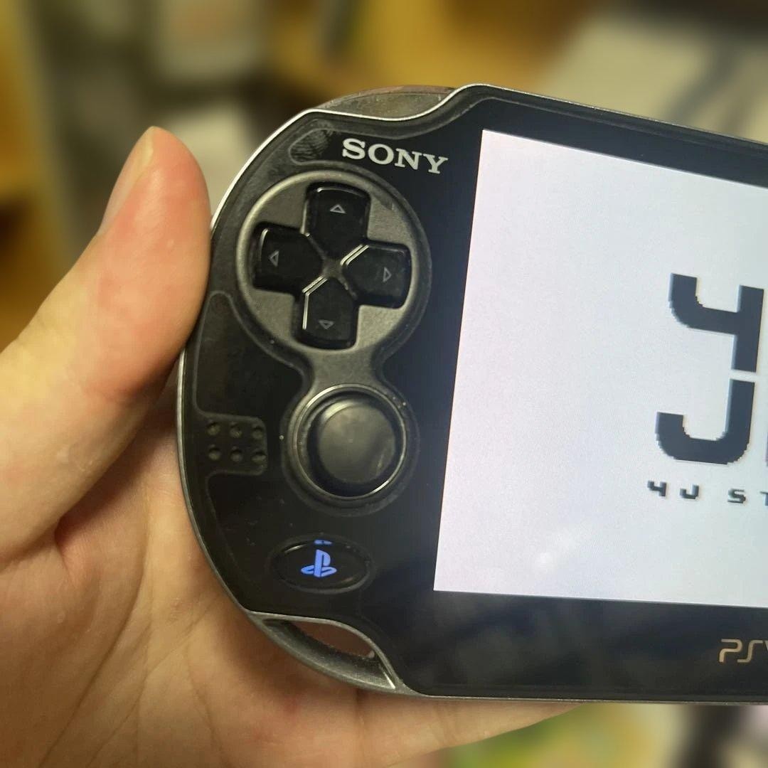 Sony PlayStation PS Vita PCH-1100 Crystal Black