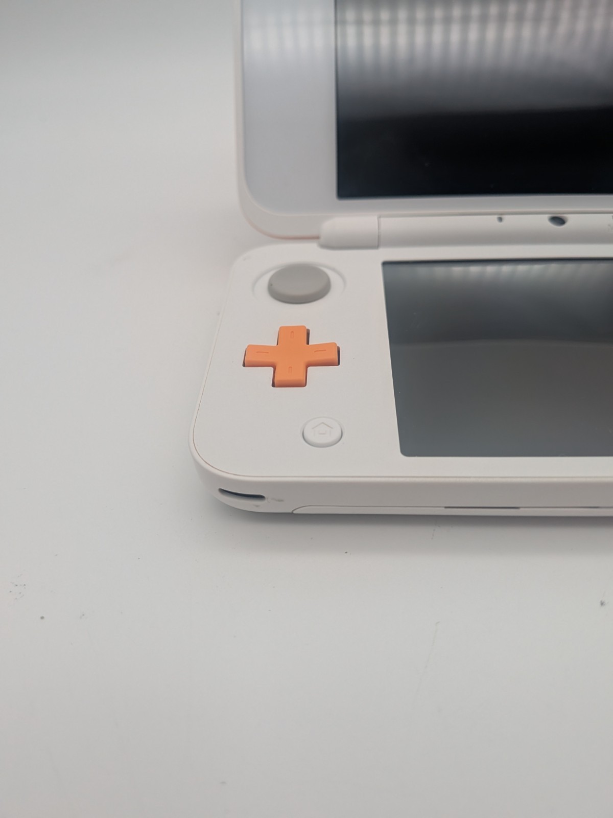 Nintendo 2DS XL Handheld Game Console JAN-001 White Orange Mario Kart Installed