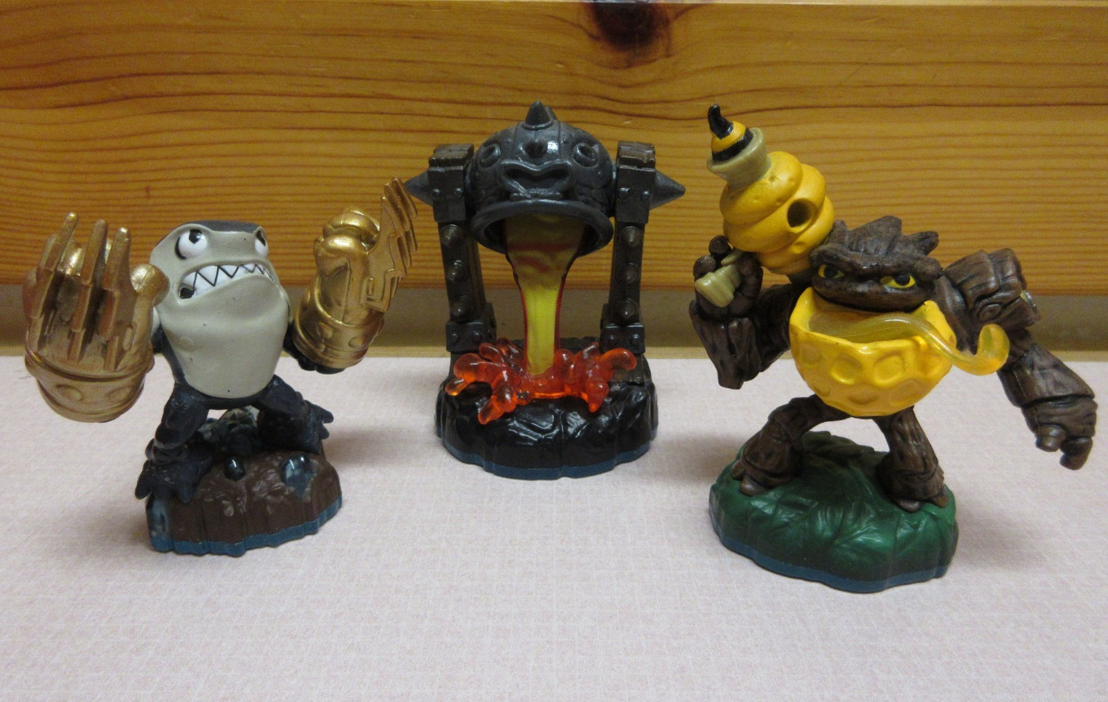 Skylanders Swap Force Fiery Forge Battle Pack with Bumble Blast & Terrafin
