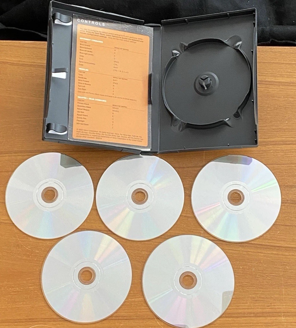 Half-Life 2 – Game of the Year Edition + Episode One PC (5) CD-ROM Rated M