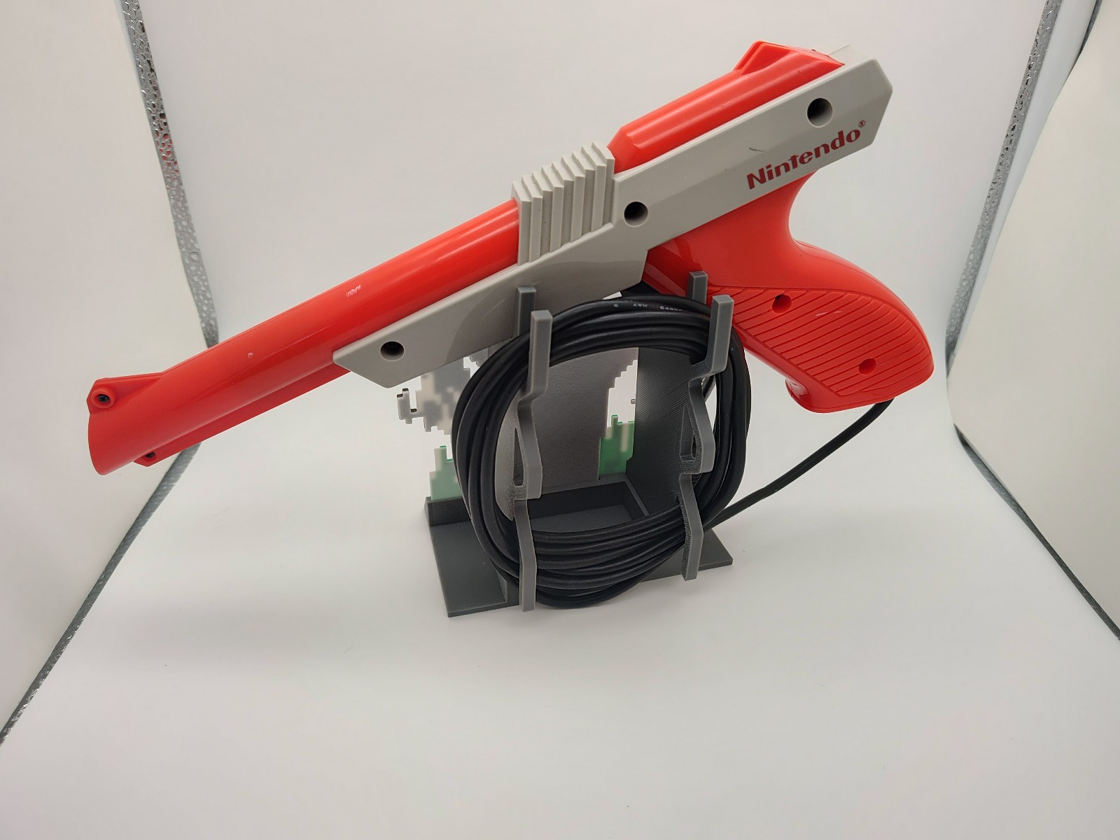 DUCK HUNT – NINTENDO NES ZAPPER DISPLAY STAND – CUSTOM COLOR OPTIONS