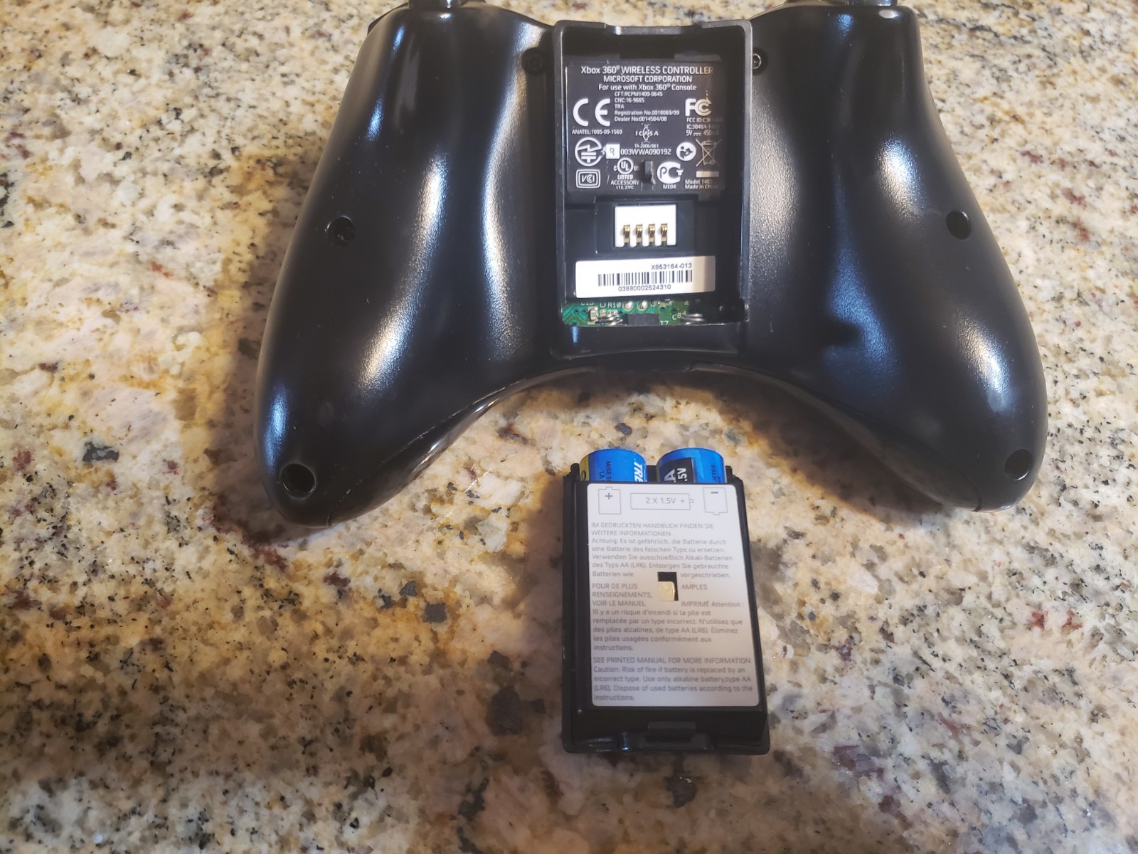 Xbox 360 E Console Model 1538 4GB – Bundle: Controller, Power Supply, Games