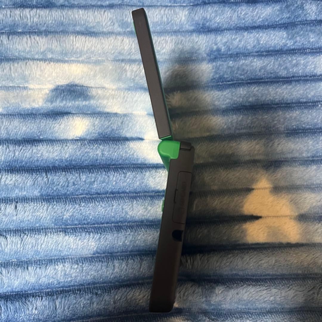 Nintendo DSi LL Console Handheld System Headphone Jack Wi-Fi Capability Green JP