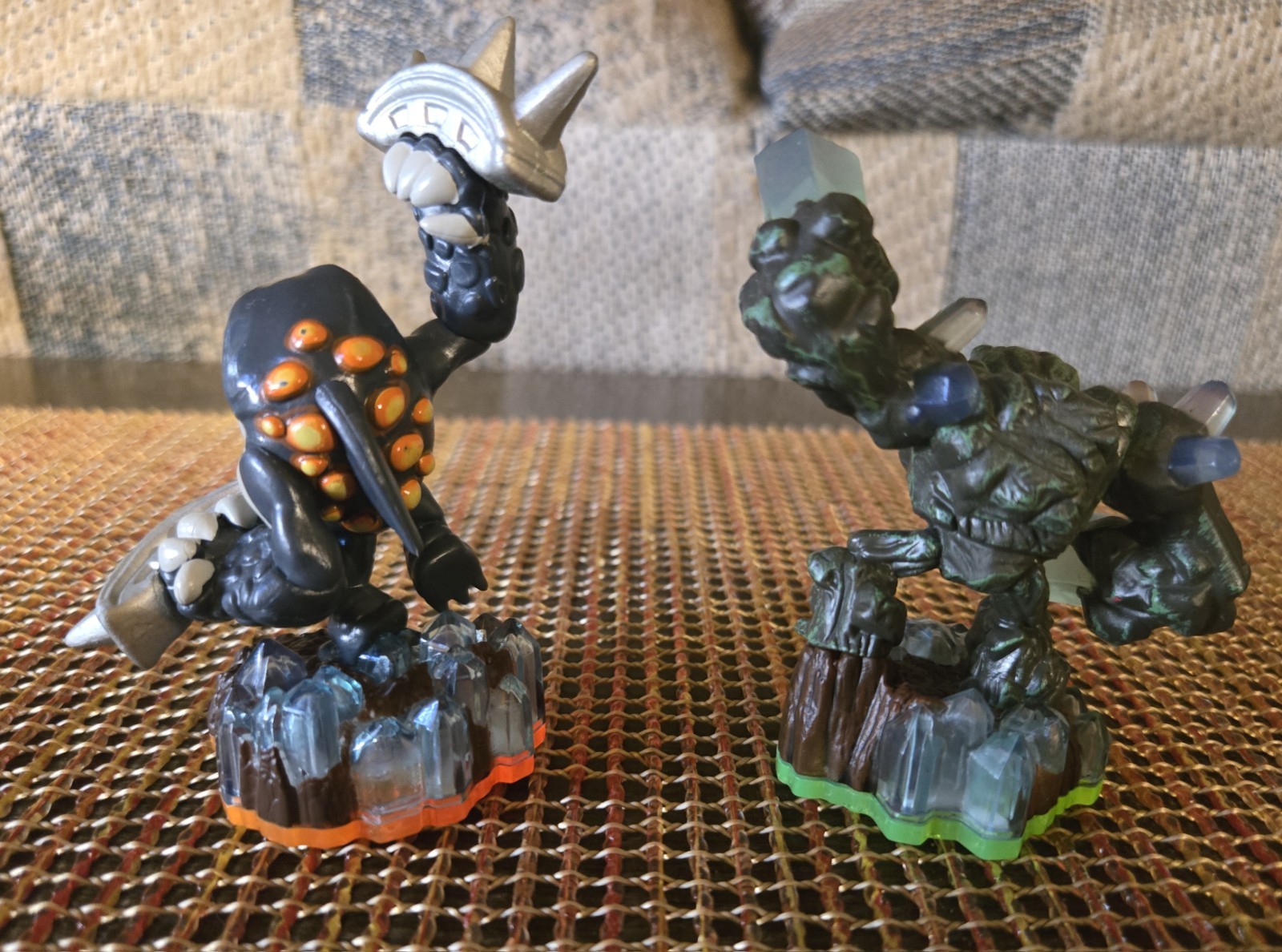 Skylanders Earth Element + Fire Supercharger Figures Lot Of 7 Fist Bump Spitfire