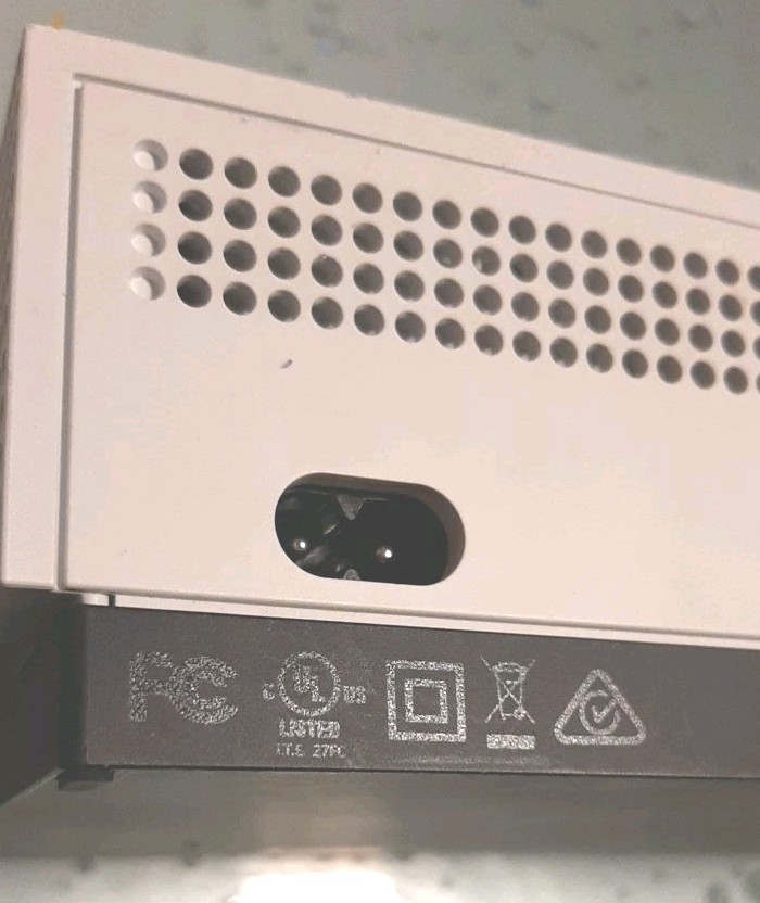 Microsoft Xbox One S 512GB Video Game Console Model 1681 White