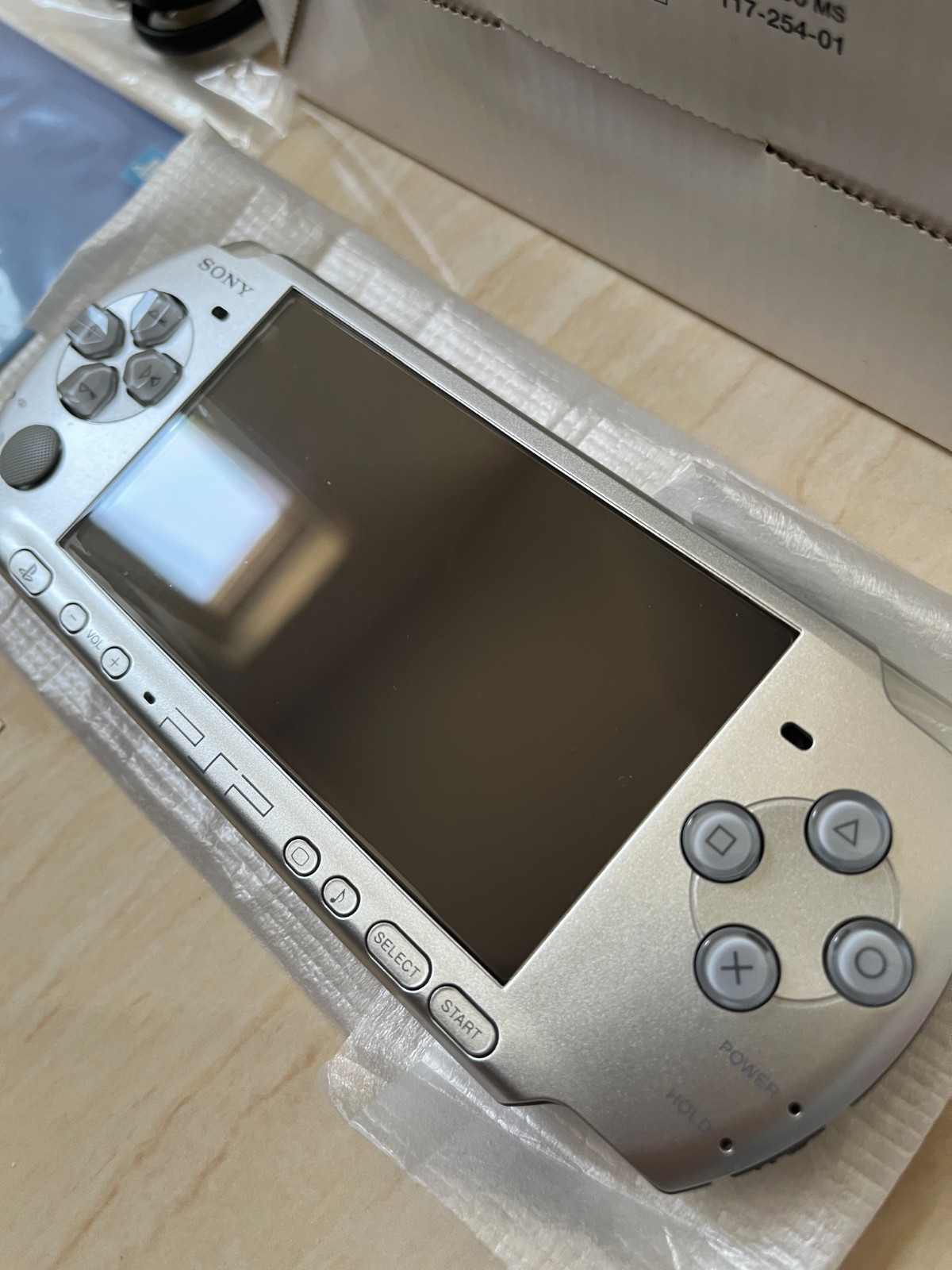 Sony PSP-3000 PSP 3000 Console Silver in Box Region Free Excellent T040