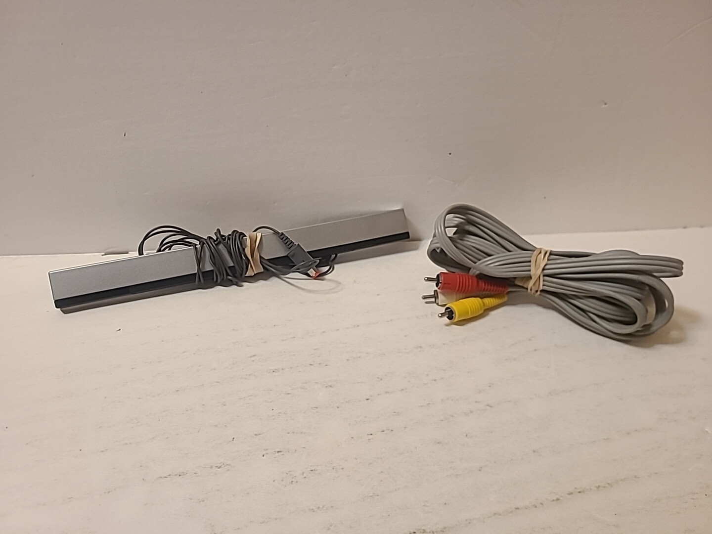Official OEM Nintendo Wii Composite AV Cables + Wired Sensor Bar RVL-009 RVL-014