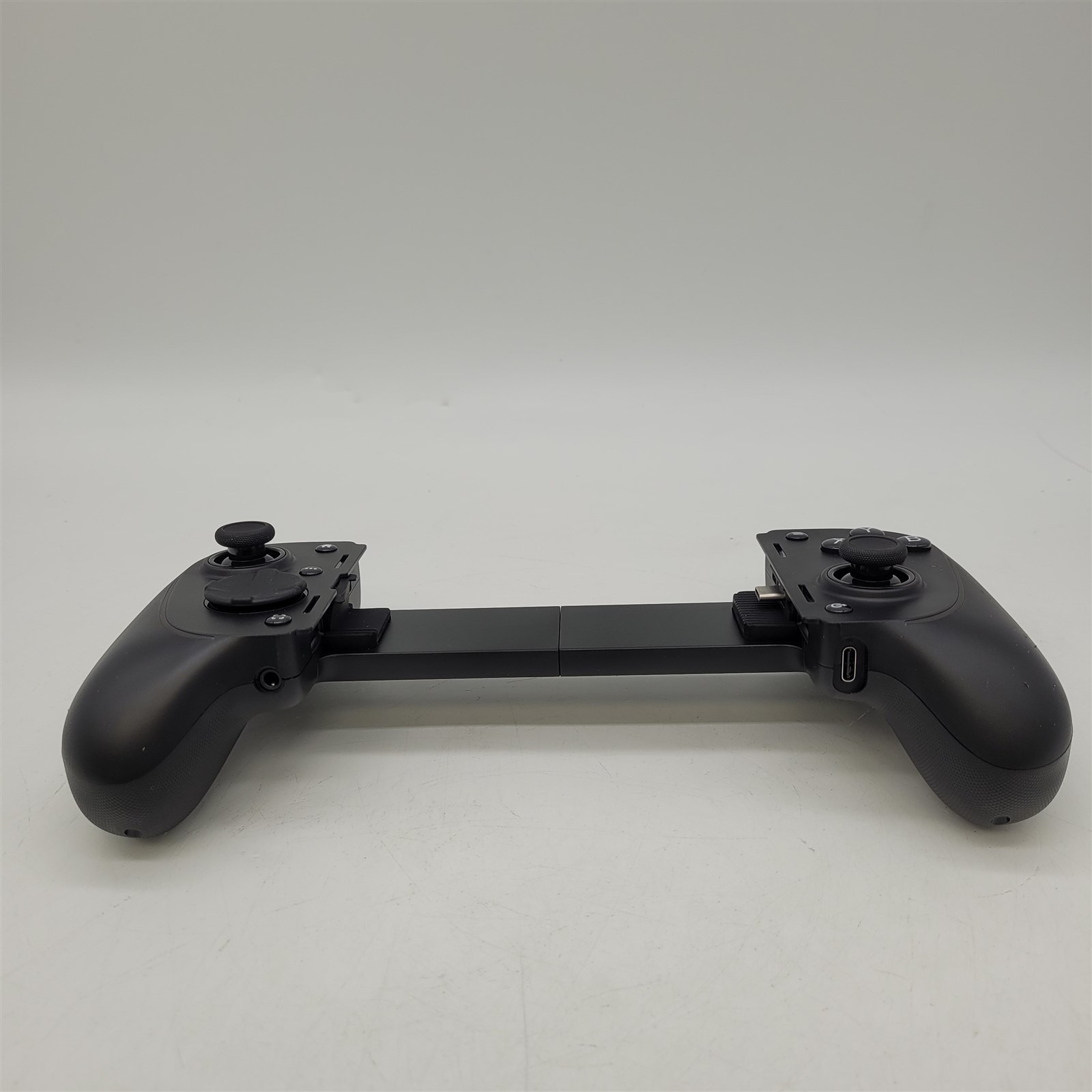 Razer Kishi Ultra Gaming Controller for Android, iPhone 15, iPad Mini (USB C)