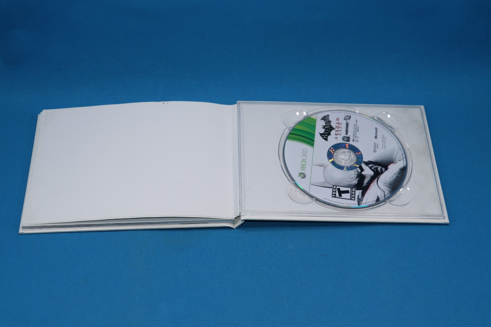 XBOX 360 BATMAN ARKHAM CITY COLLECTORS EDITION GAME ART BOOK TESTED SCRATCH FREE