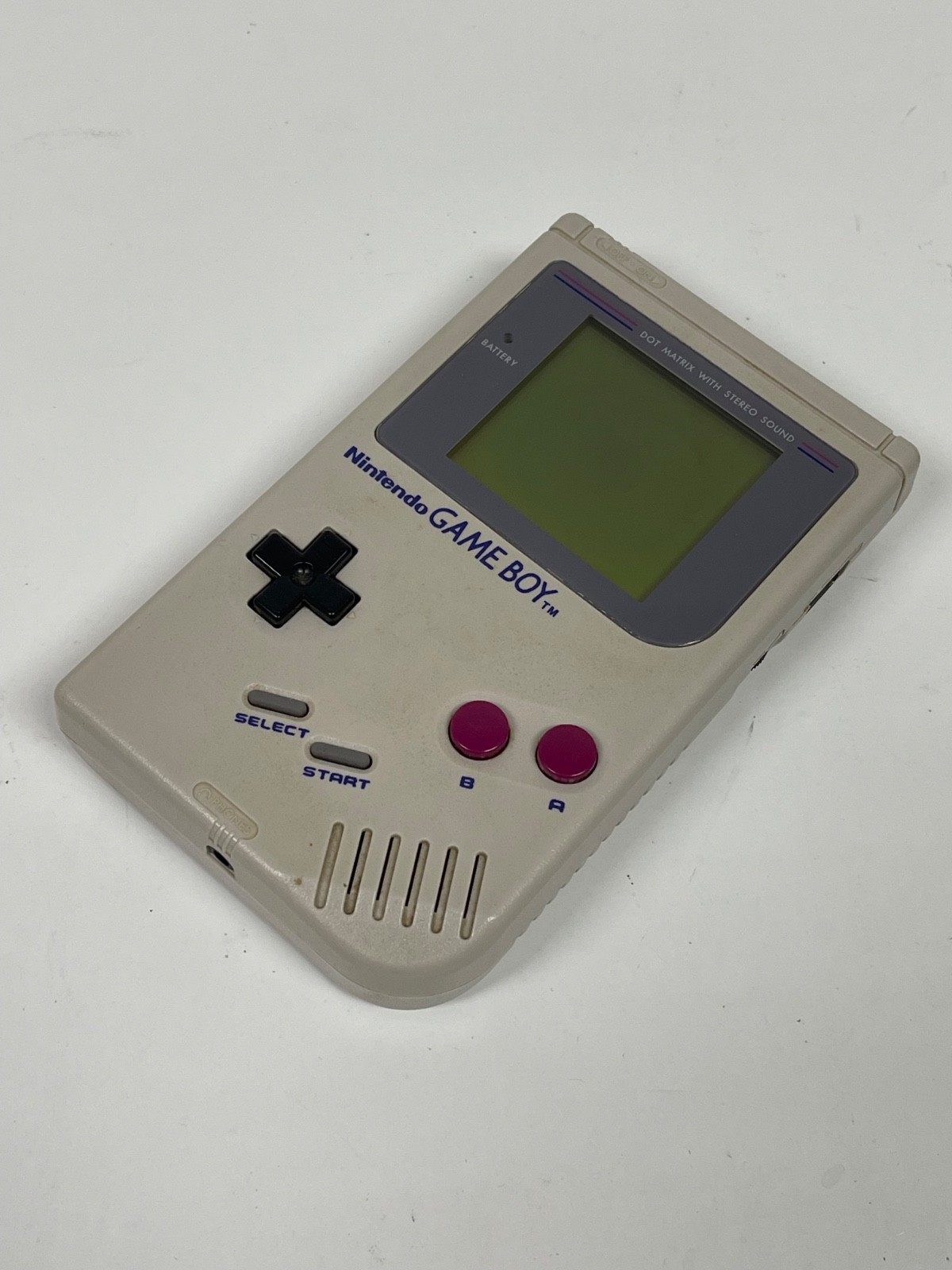 Original Nintendo Game Boy DMG-01 Works Includes Mad Catz Power Clip Battery
