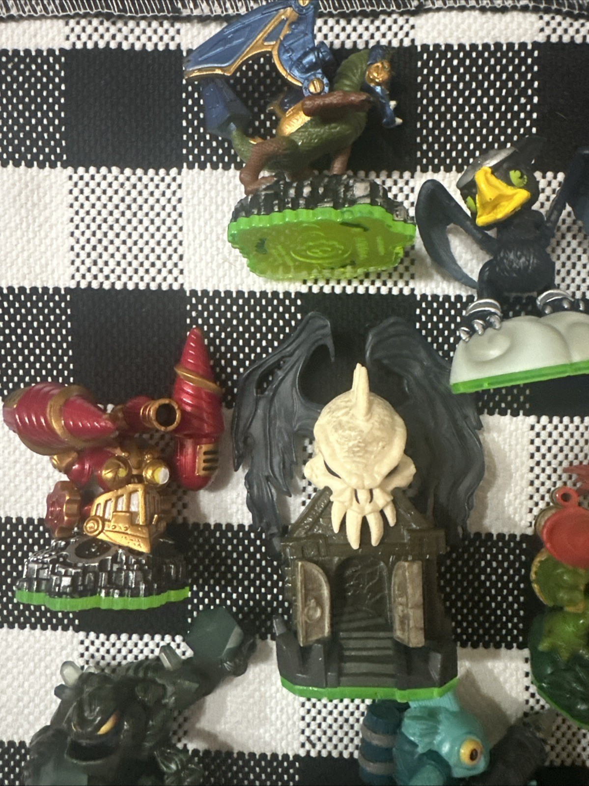 MASSIVE Skylander Lot with Cards Great Condition