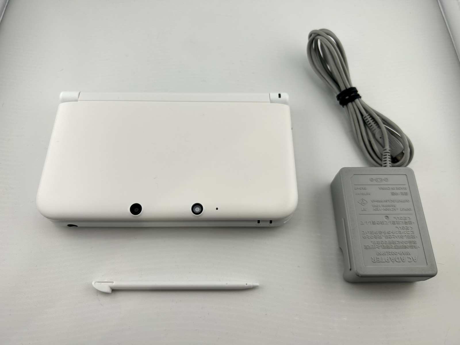 [A-rank] Nintendo 3DS LL XL console White with Charger/Stylus
