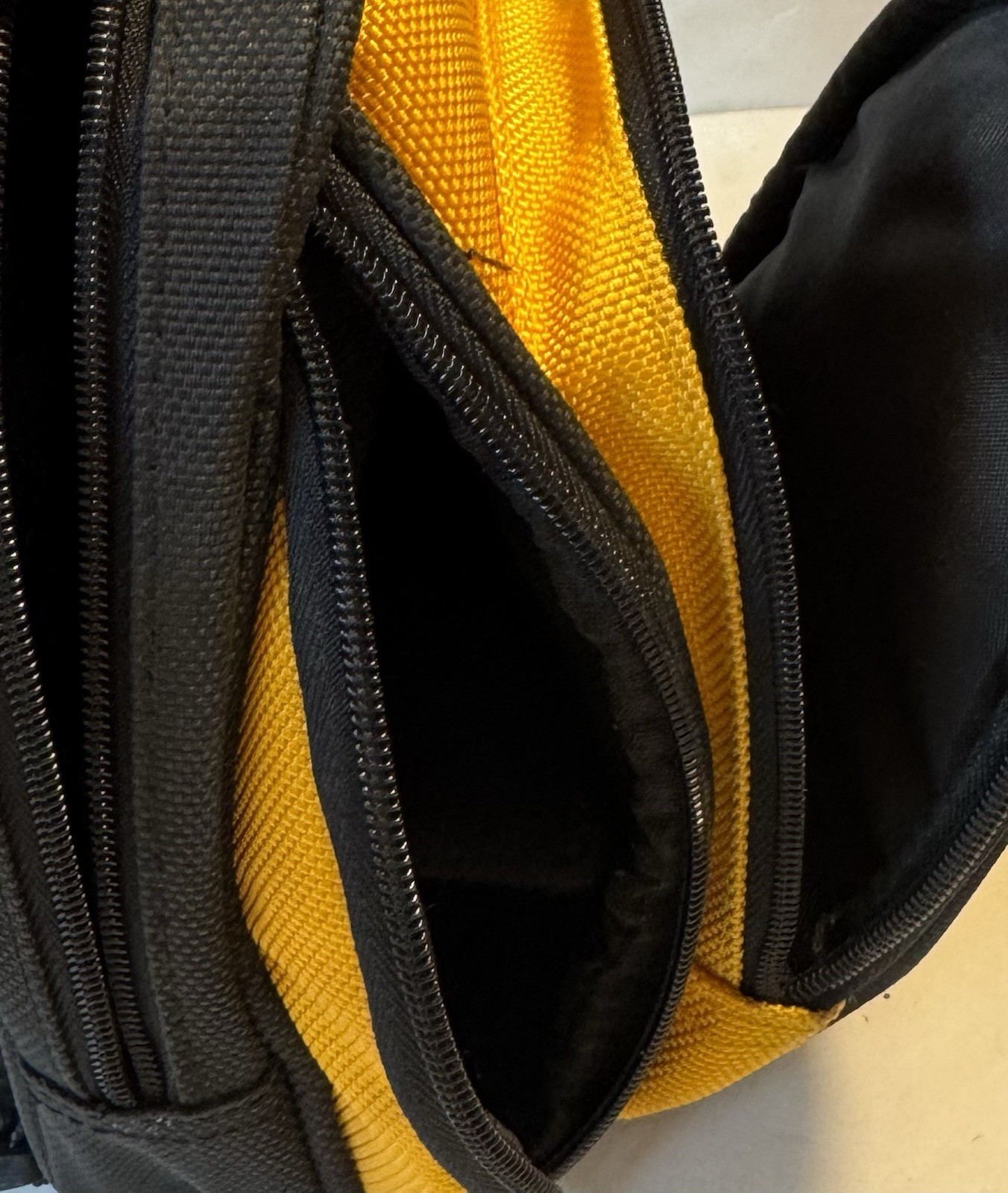 Nintendo Gameboy Advance SP GBA Yellow Carrying Case Mini Backpack Travel Bag