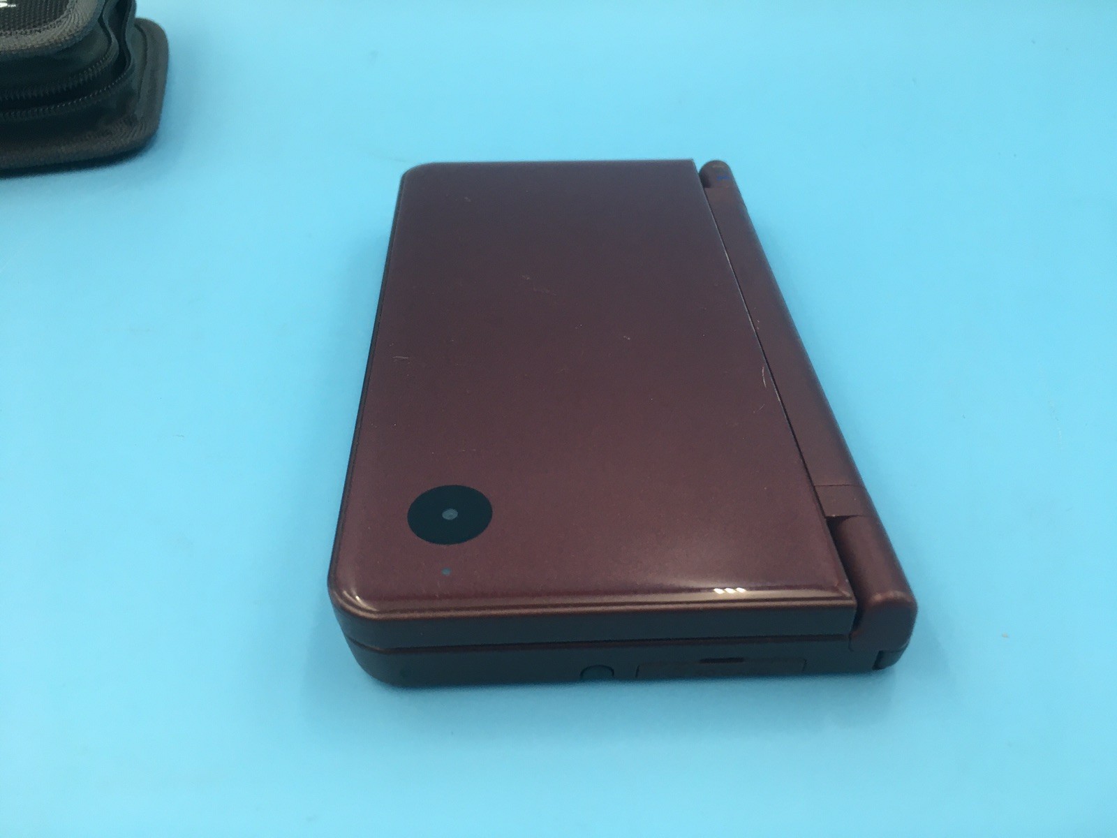 Nintendo DSi XL Red Burgundy UTL-001 w/ Stylus, Charger, 1gb SD Card, & Case