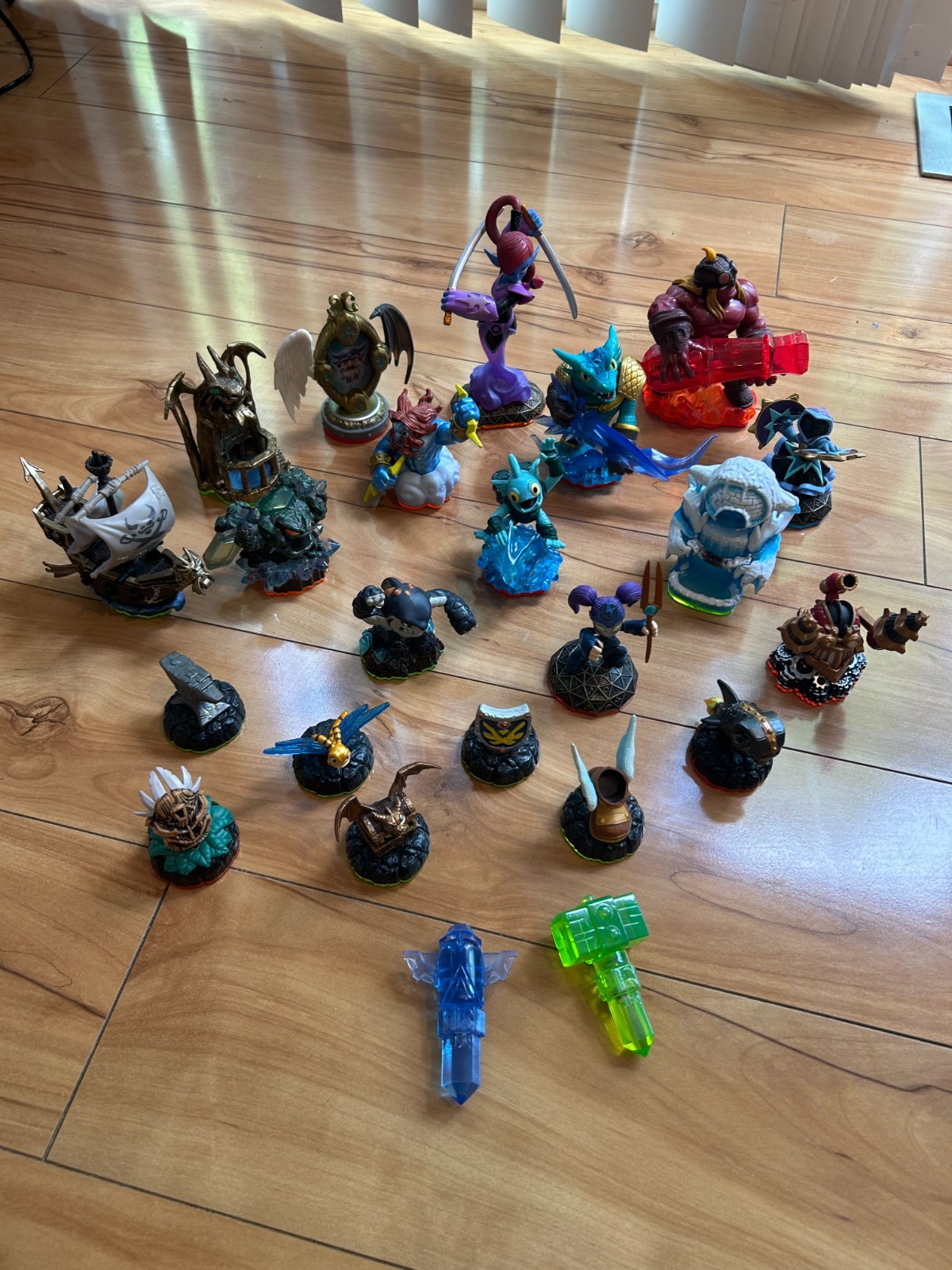 Activision Skylanders LOT of 23 FIGURES- Adventur, Giants, Swap Force, Trap Team