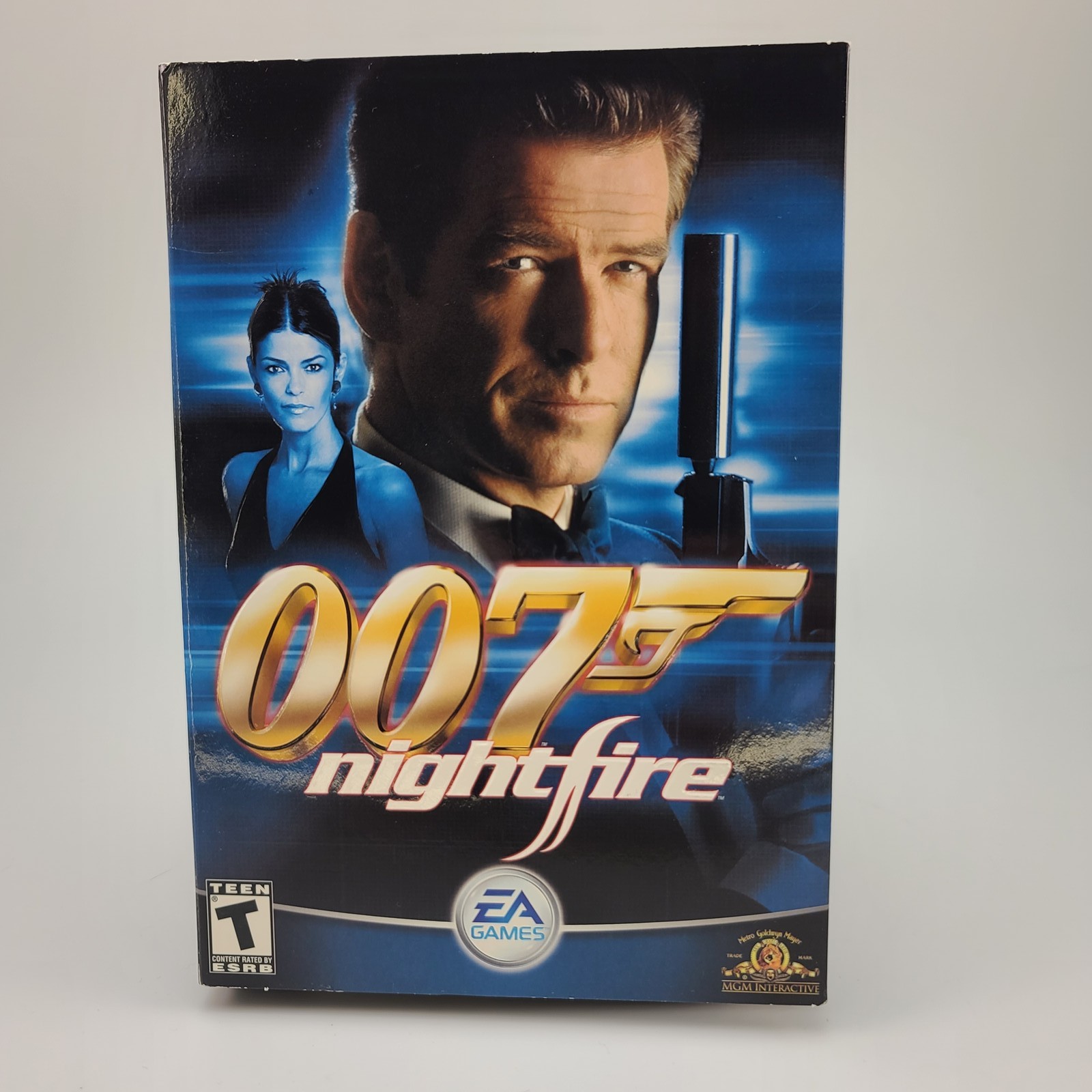 007 Nightfire PC CD-ROM Game James Bond EA Games MGM Interactive Complete 2002