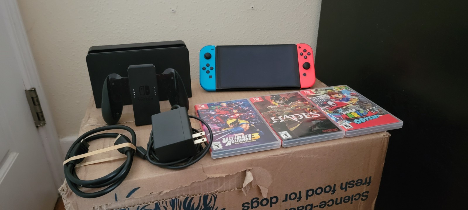 Microsoft Xbox Series X + Nintendo Switch OLED w Cables + Controllers