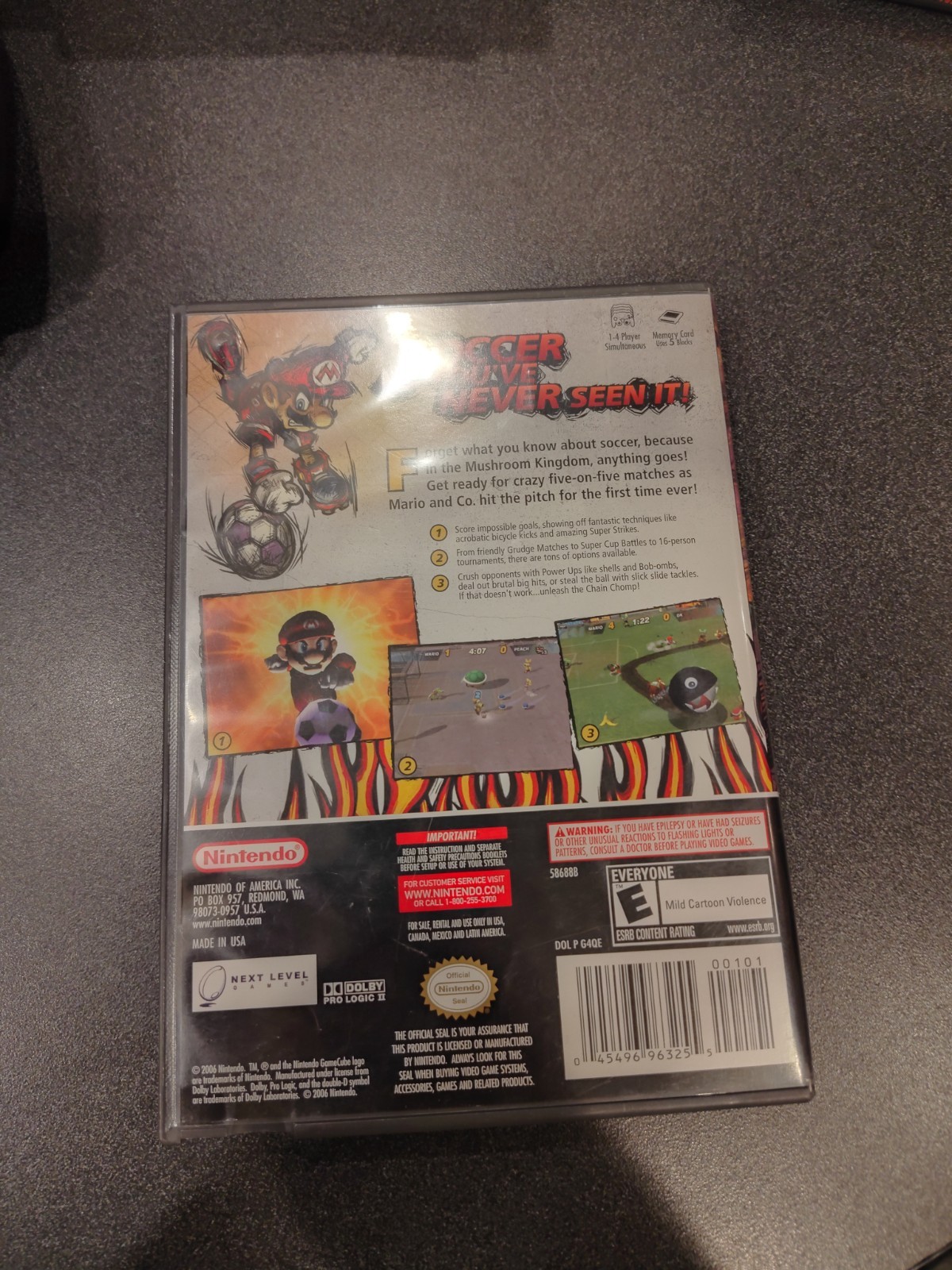 Super Mario Strikers (Nintendo GameCube, 2005) CIB