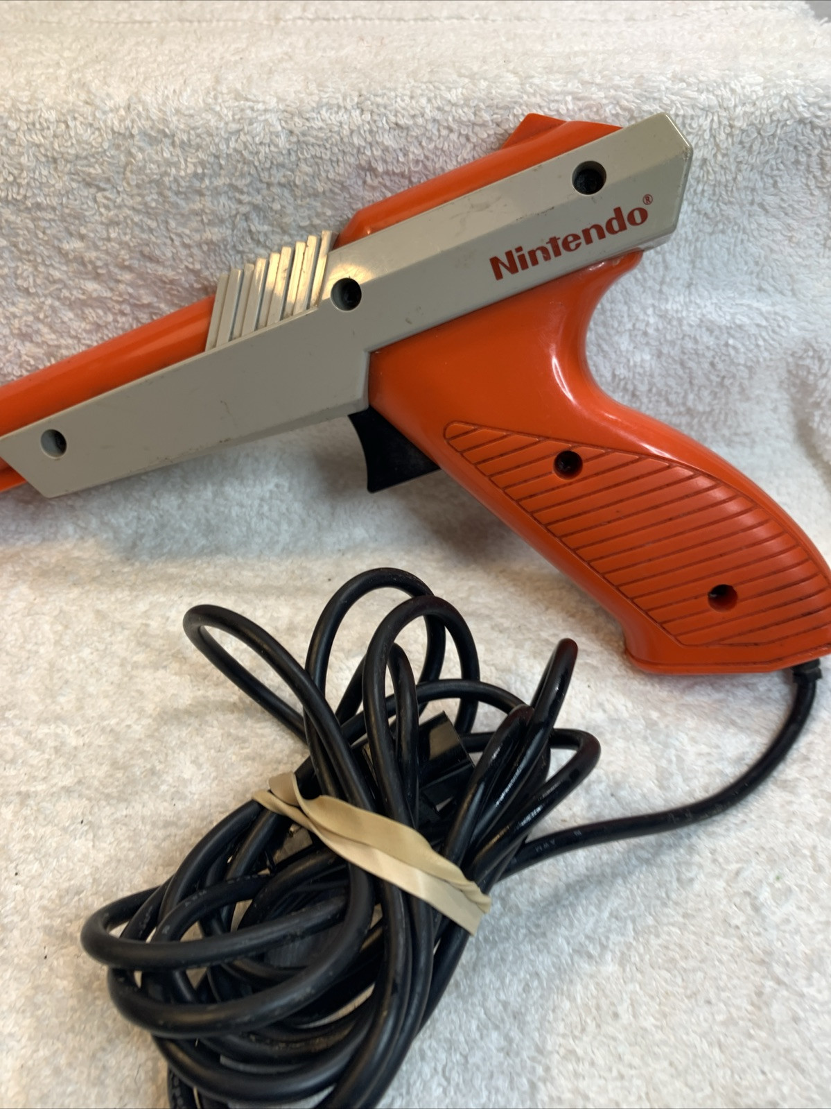 Original 1985 Orange Nintendo NES Zapper Gun NES-005 Authentic Untested