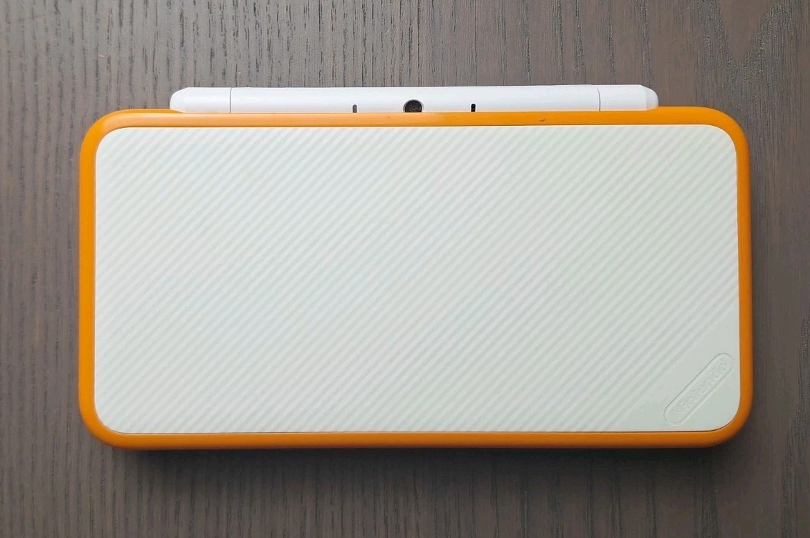New Nintendo 2DS XL White Orange | Charger + 32GB SD Card | Region Free