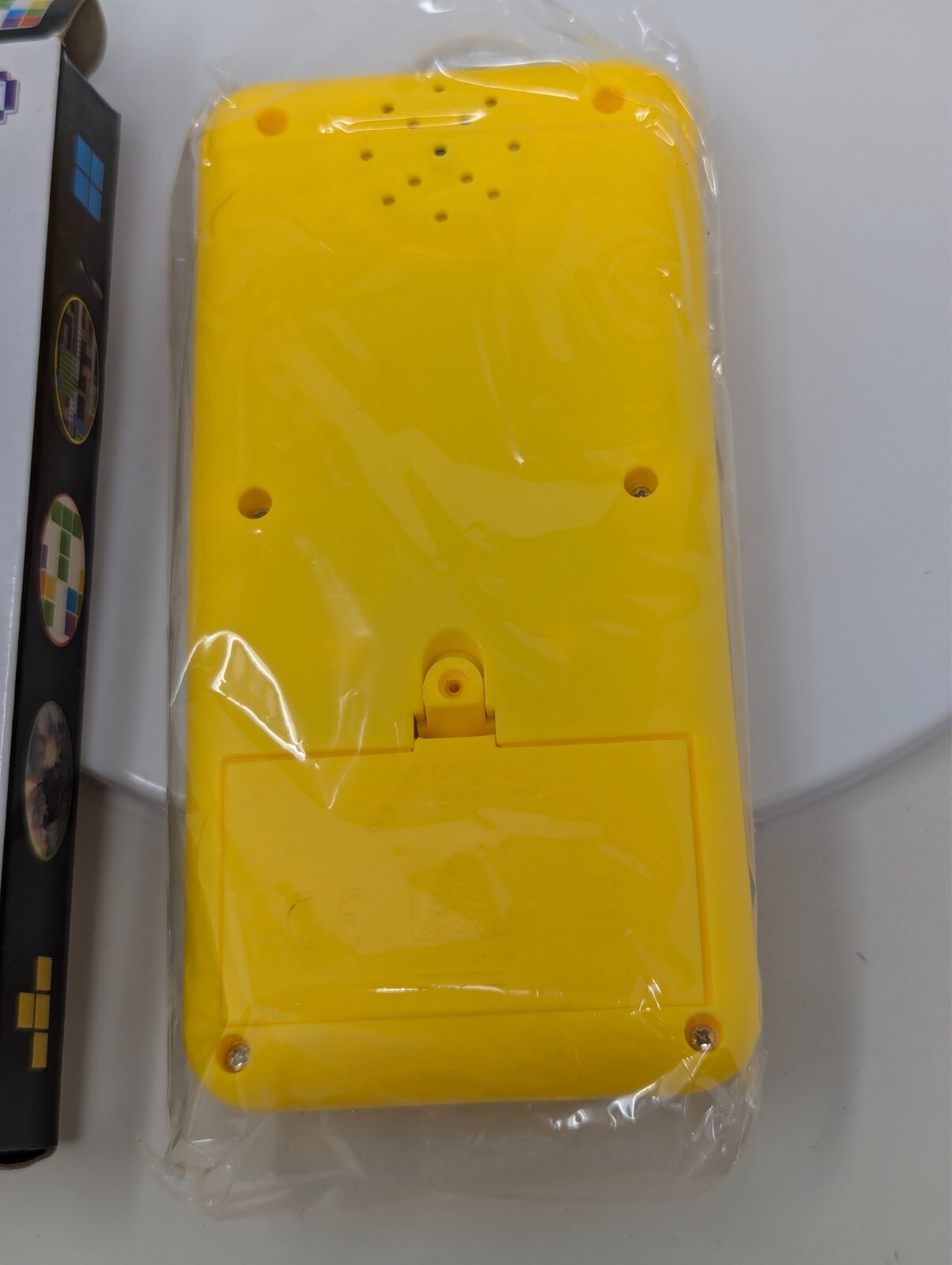 New Han Cheng 9999 in 1 Video Games Console Yellow Brick Game Puzzle Handheld