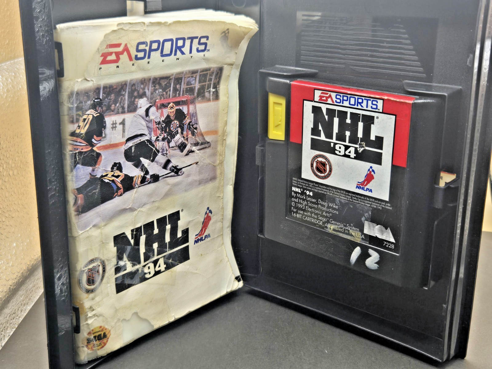 NHL ’94 (Sega Genesis, 1993) COMPLETE!! Former Rental. See Description.