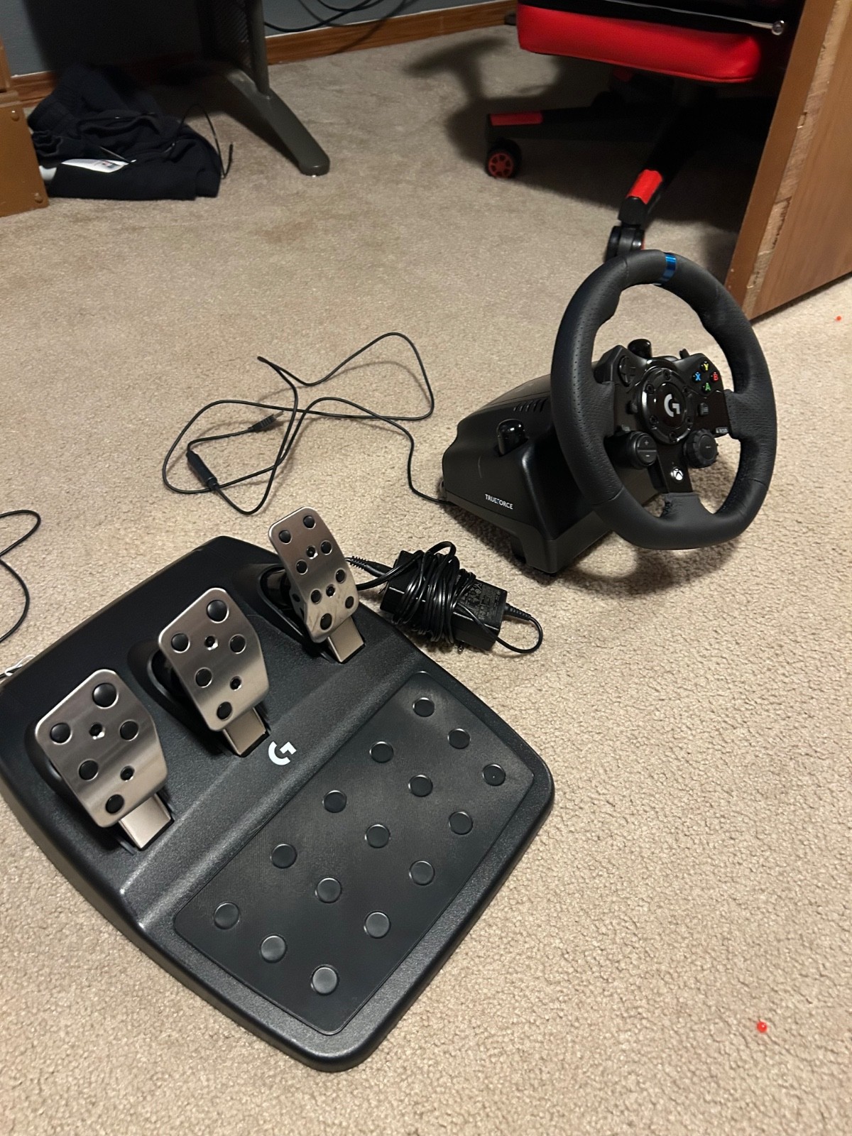 Logitech G923 Racing Wheel for Microsoft Xbox Series X/S – Black