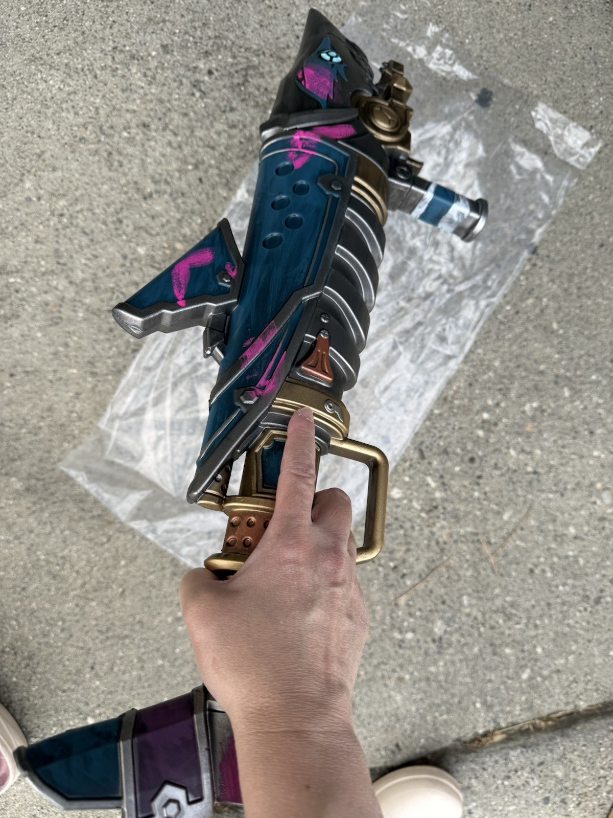 Fishbones Jinx Pistols Foam Gun league Of Legends Game Anime Cartoon 25.5”