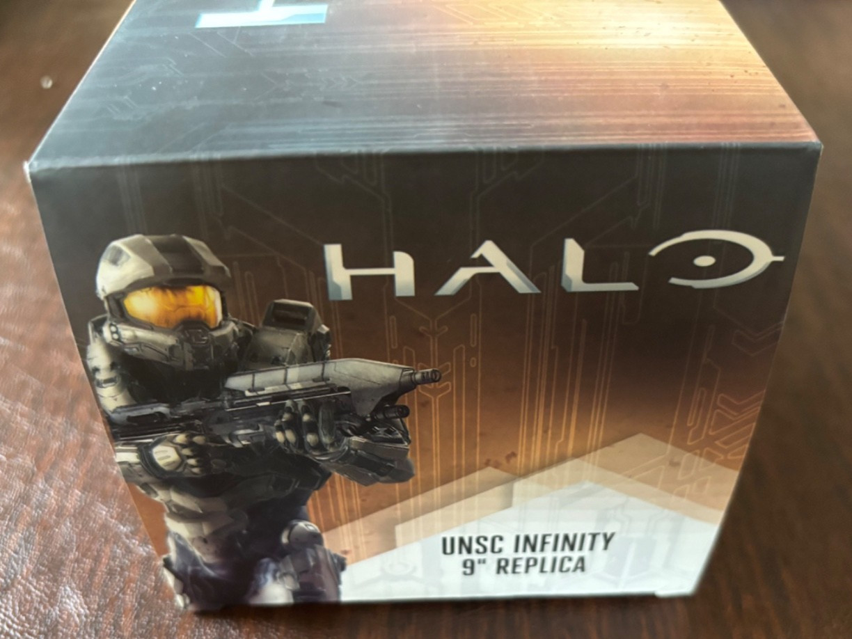 Dark Horse Halo Infinity 9″ Replica Statue
