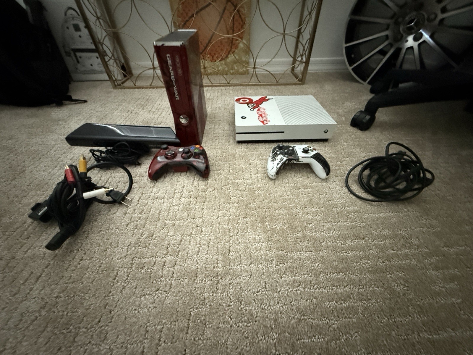 Microsoft Xbox 360 S Gears of War Console w/ Controllers & Power Supply