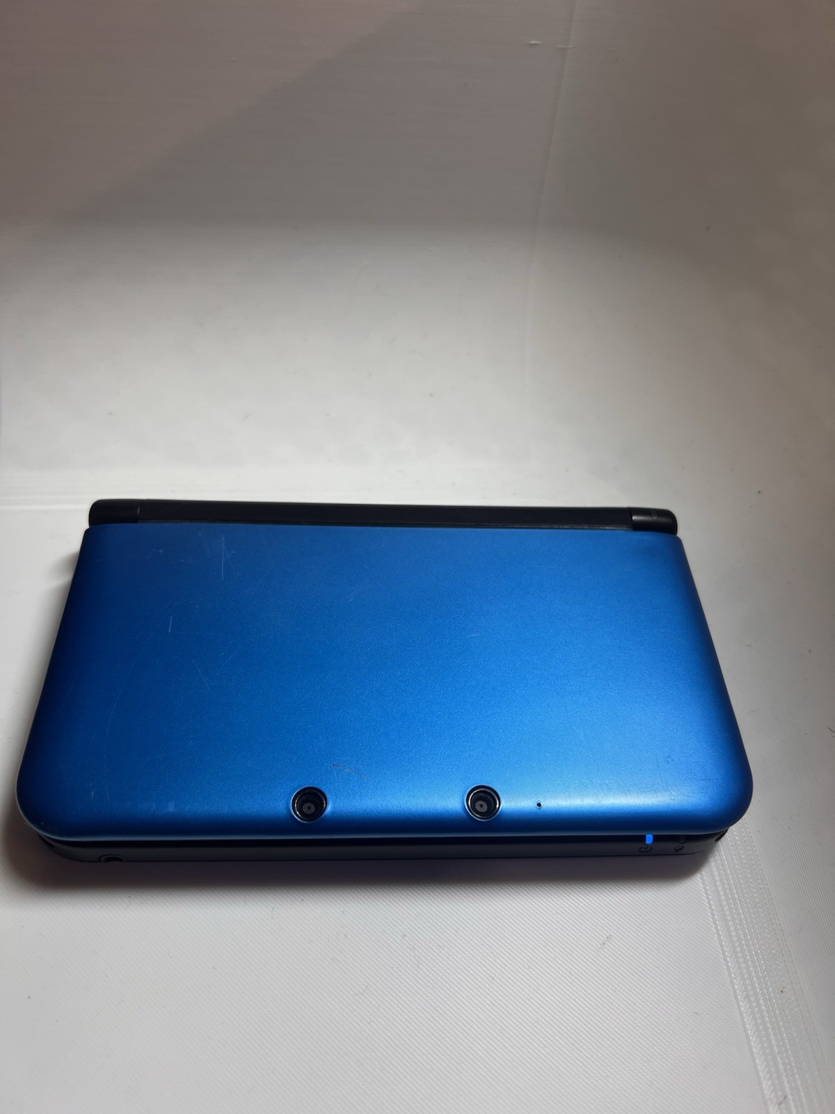 Nintendo 3DS XL Blue/Black w/ Stylus, Original Charger, 2GB Micro SD