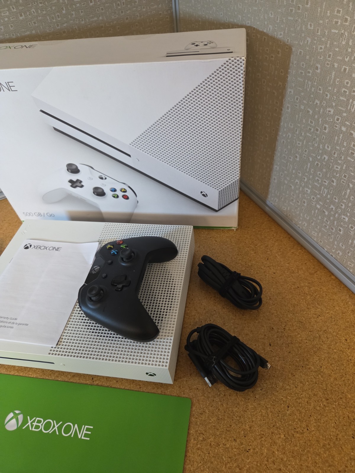 Microsoft Xbox One 500GB White Console In Og. Box w/ HDMI, Pwr Cord, Controller