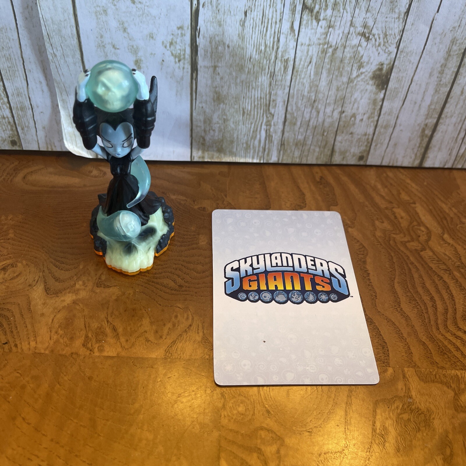 Skylanders Giants Hex Undead Series 2 Figure!l And Card