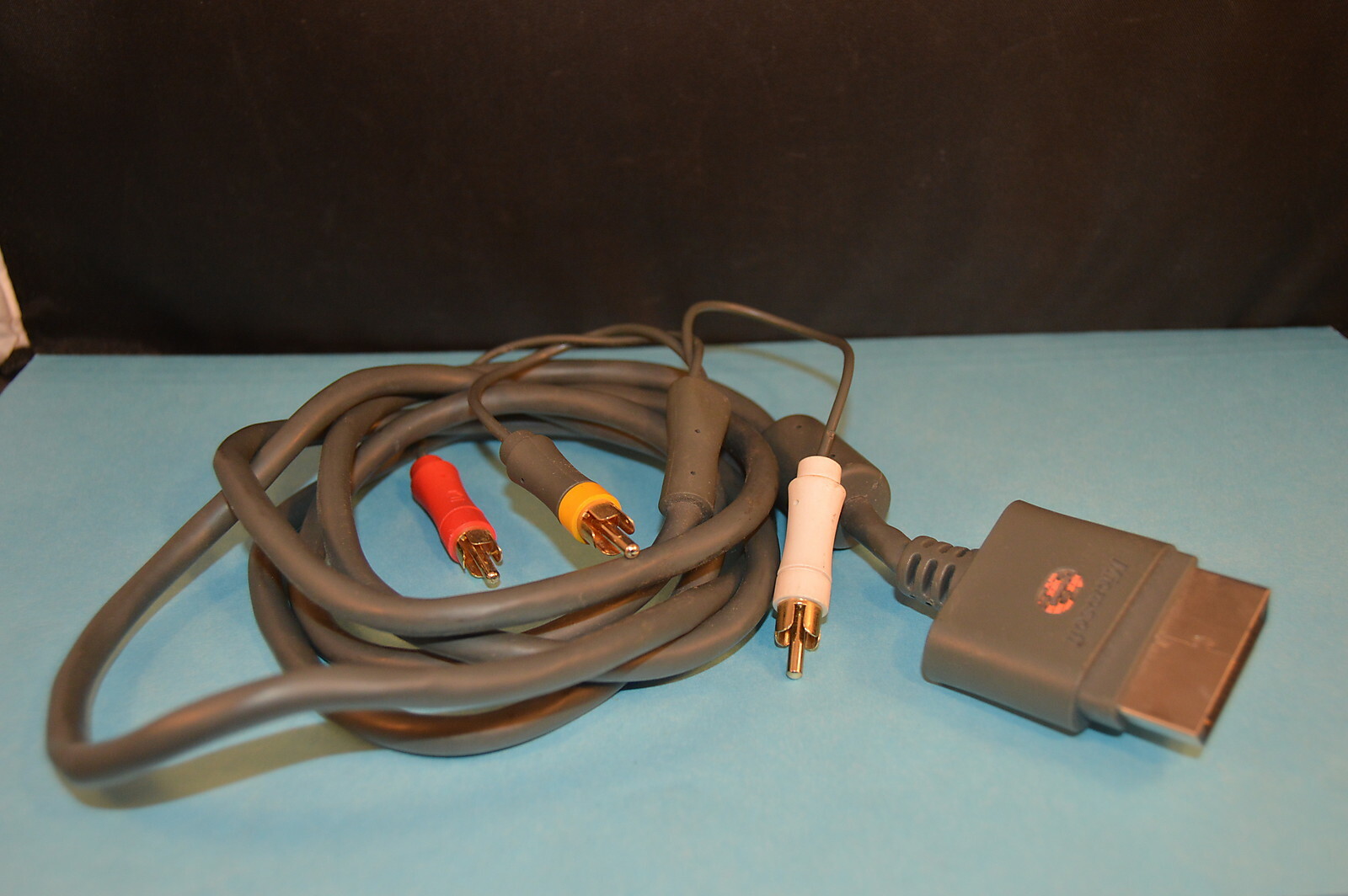 Microsoft X BOX 1 A/V CABLE OEM video game accessory X80-1253-100 connector