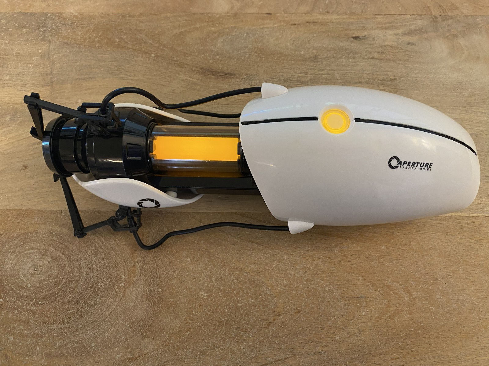 ThinkGeek Valve Portal 2 Aperture Laboratories Handheld Portal Device