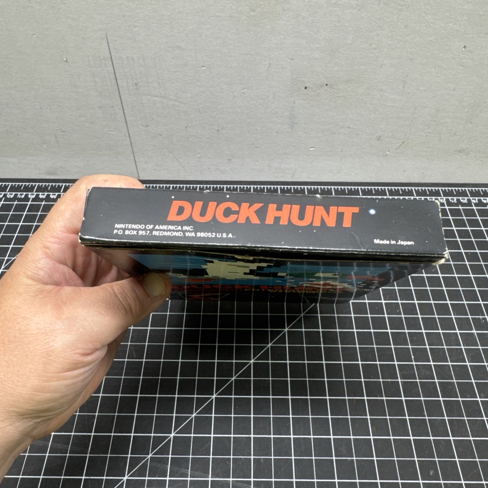 DUCK HUNT Nintendo NES CIB W/5 Screws/Manual/Hangtab/Poster/Zapper D3