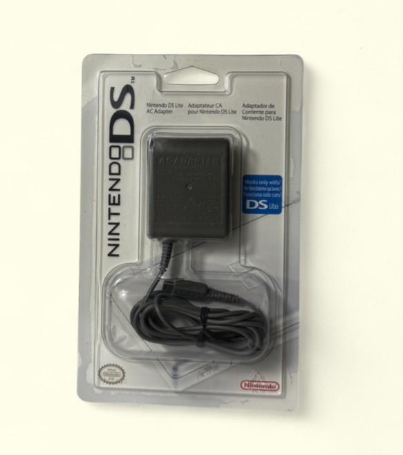 Sealed New In Box Nintendo Ds lite Charger OEM Model #USG-002 USA