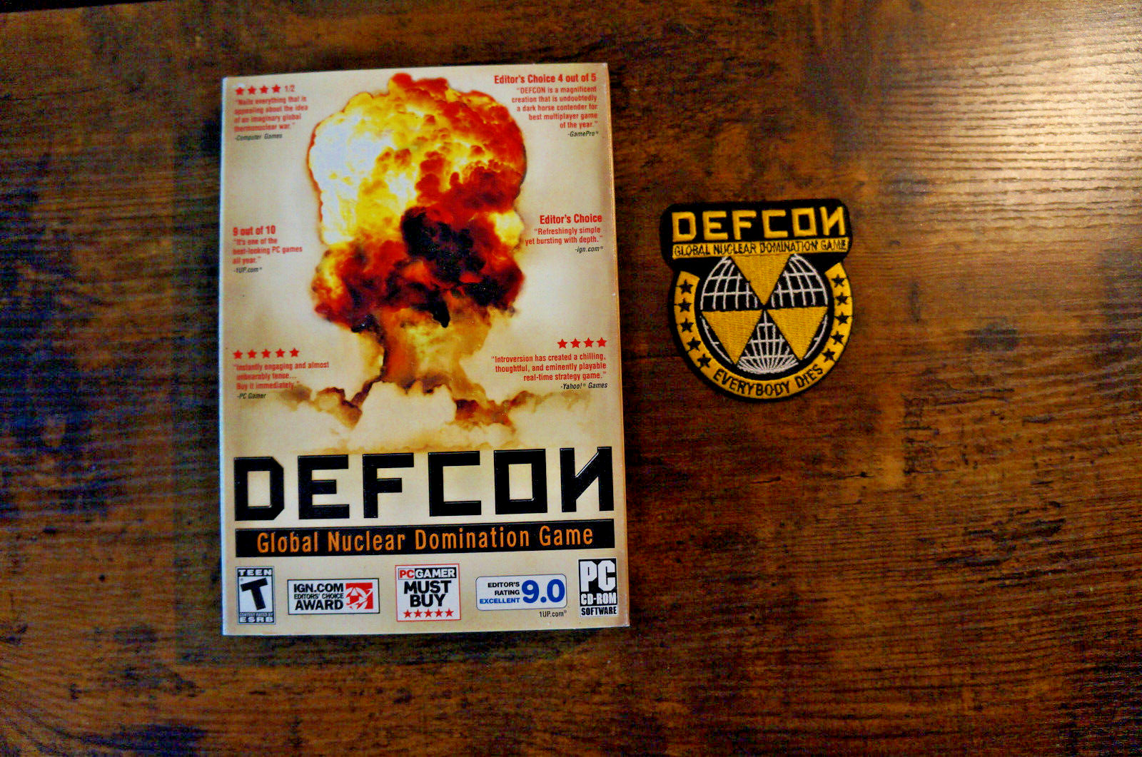 Unopened! Classic PC Game DEFCON with embroidered patch bundle. Rare Item
