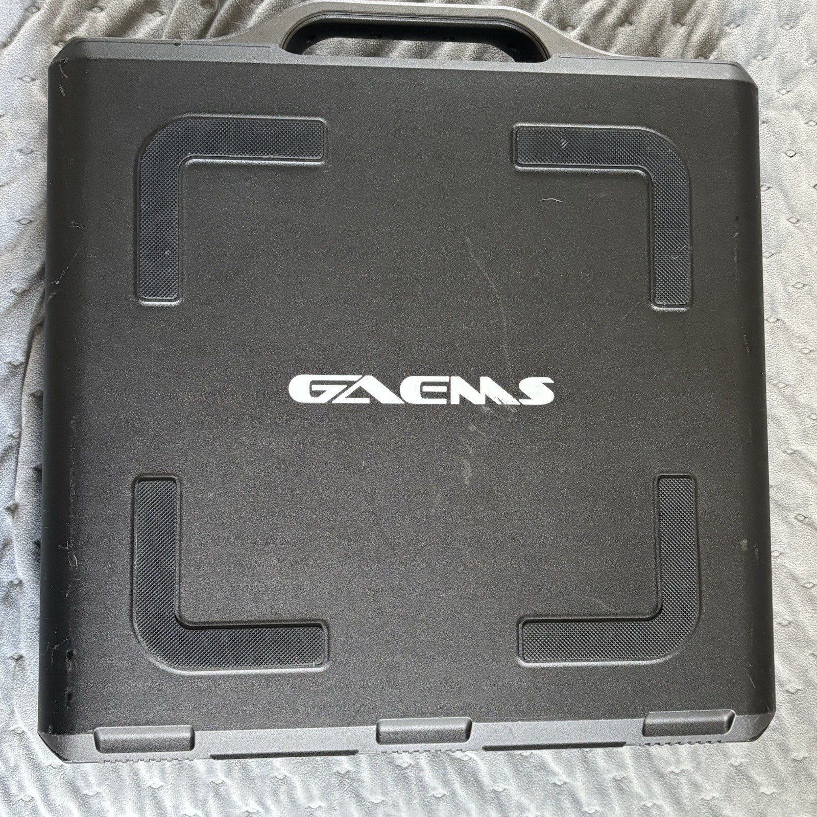 GAEMS Sentinel Pro XP 1080p FHD 17.3″ Portable Gaming Monitor With Remote
