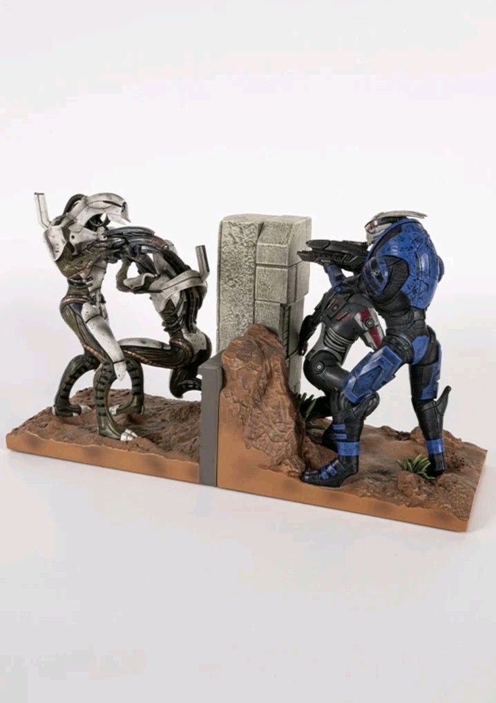 Mass Effect Cover Fire Garrus Shepard Vs Geth Bookends Statue Figure – FREE SHIP