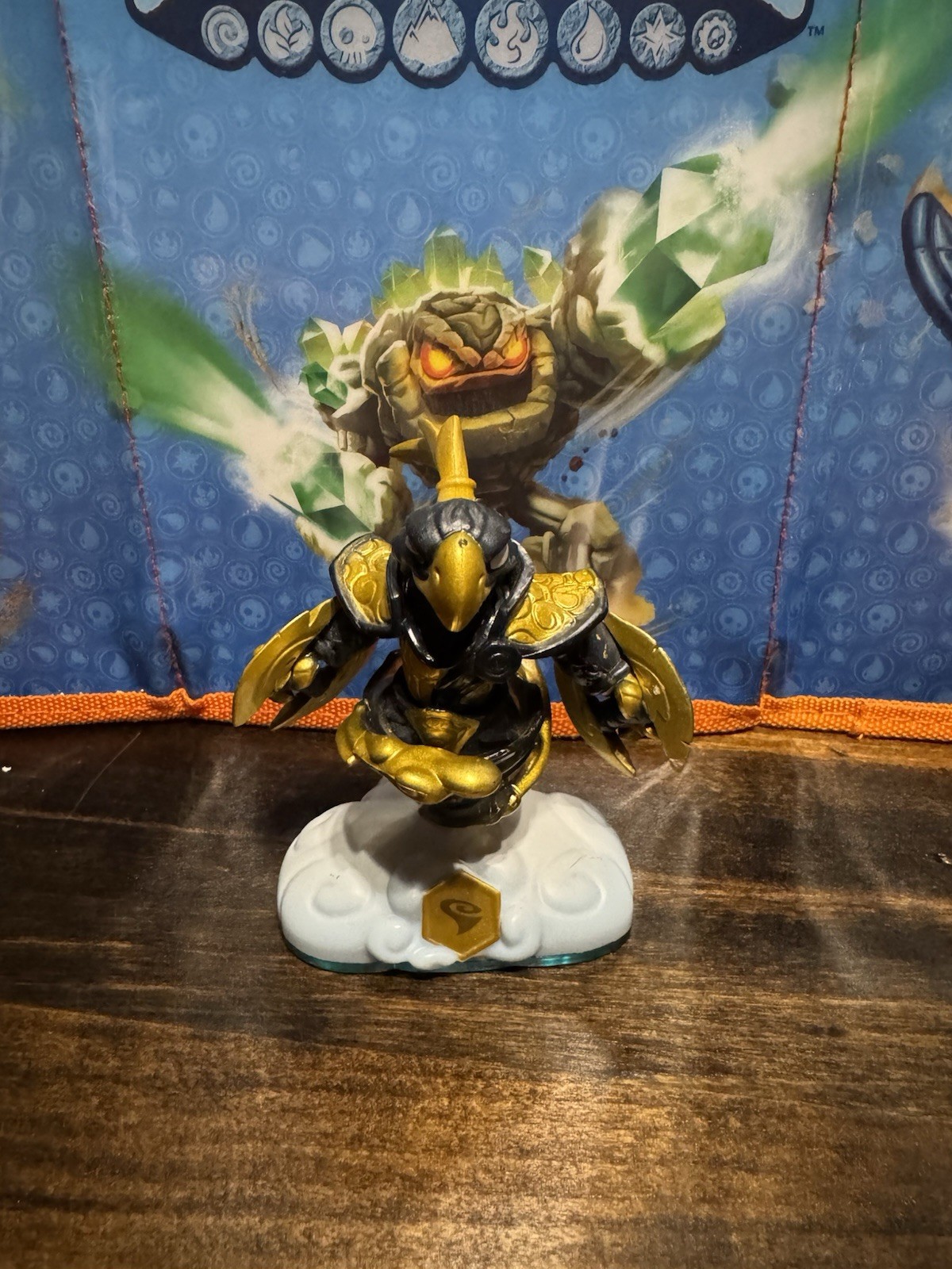 Skylanders Collection 11 Figures , travel bag and copy of game