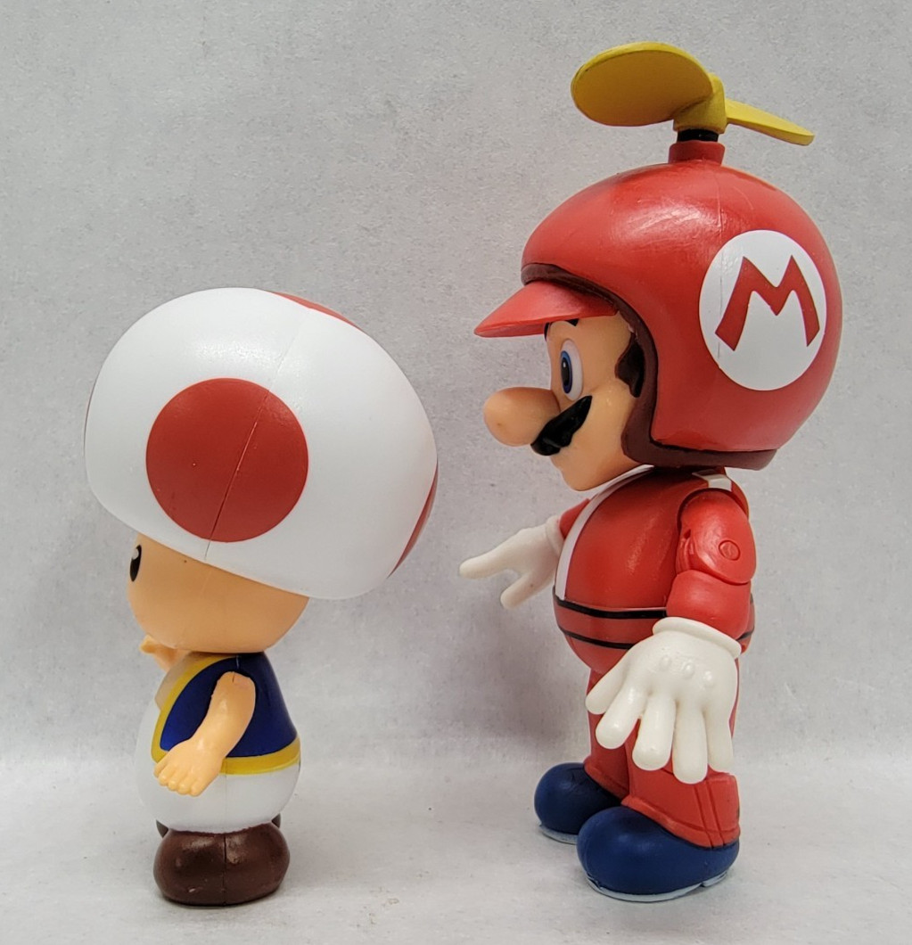 Jakks Super Mario Lot: 2018 4.5″ Propeller Mario, 2021 3″ Toad + Star & Mushroom