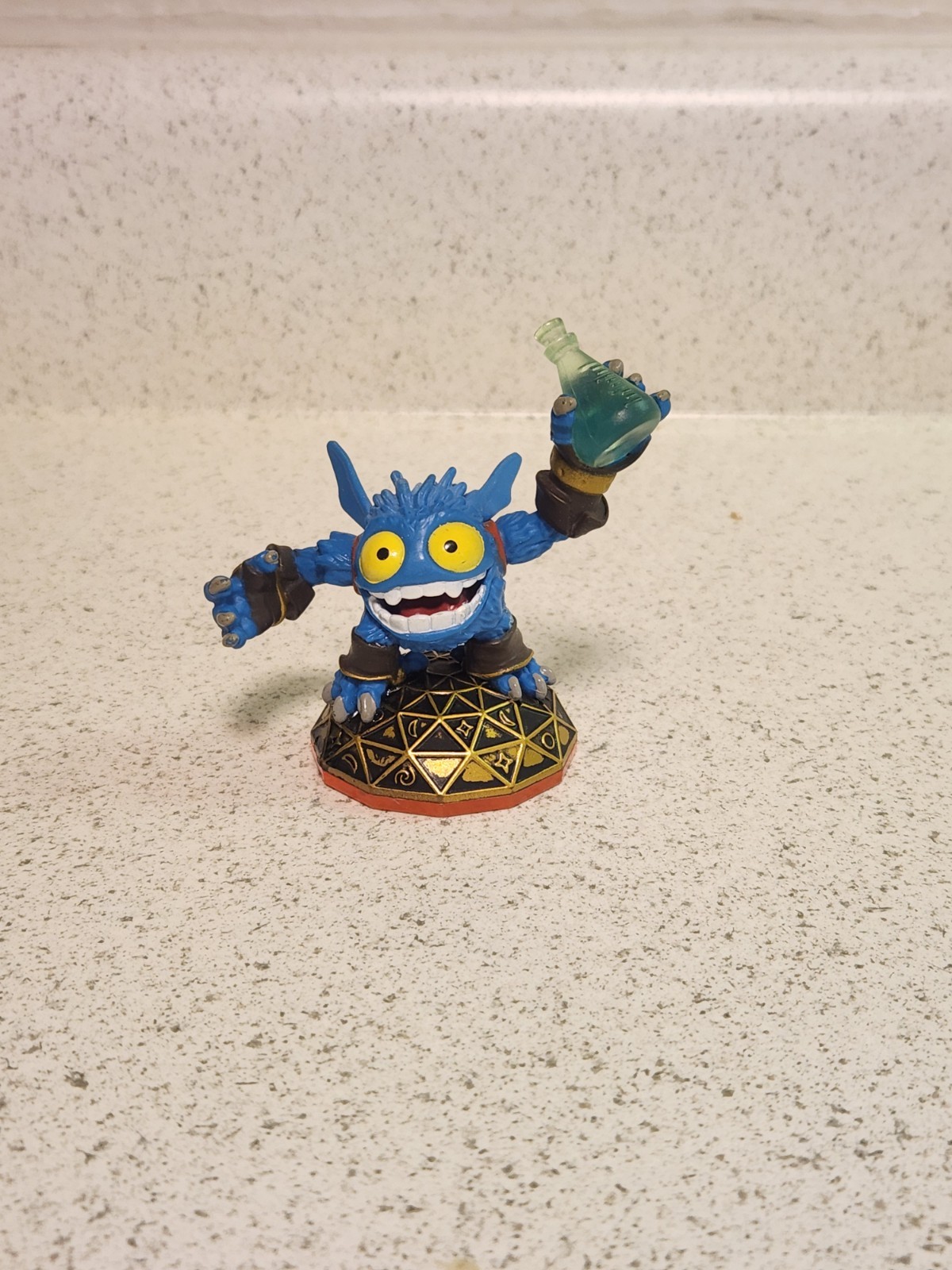 Skylanders Giants Lightcore Pop Fizz Loose RARE Figure