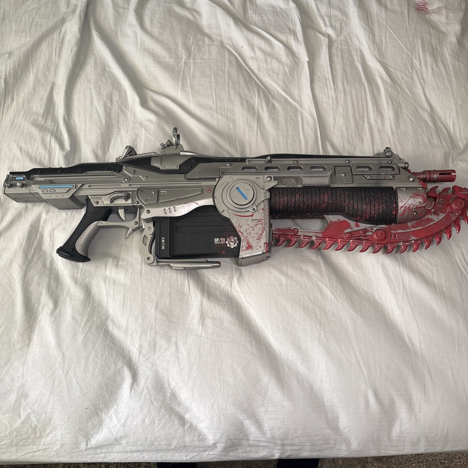 NECA Gears Of War Lancer Replica 2008 – Bloody Lancer – 36″ (Missing Reticle)